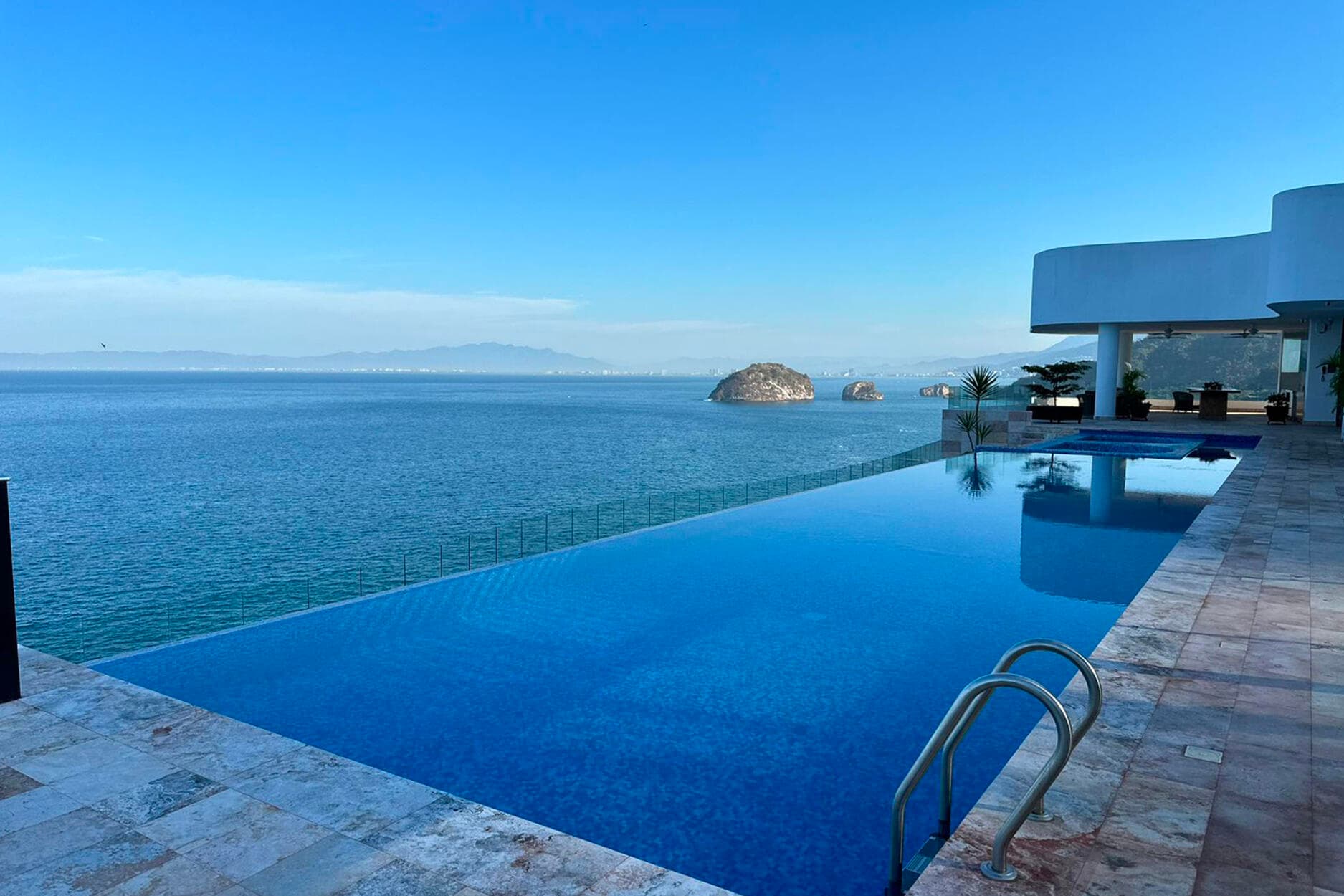 Blue Horizon 30
