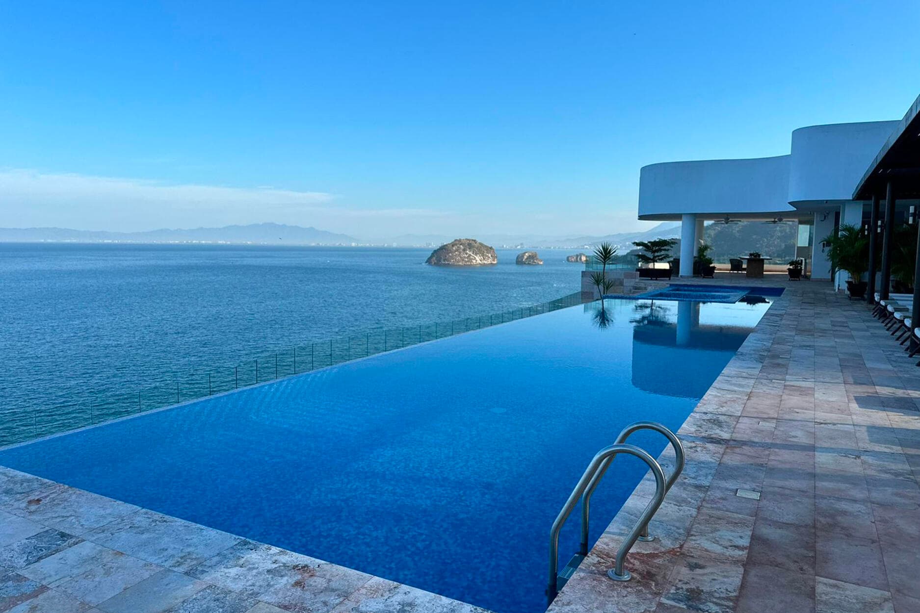 Blue Horizon 34