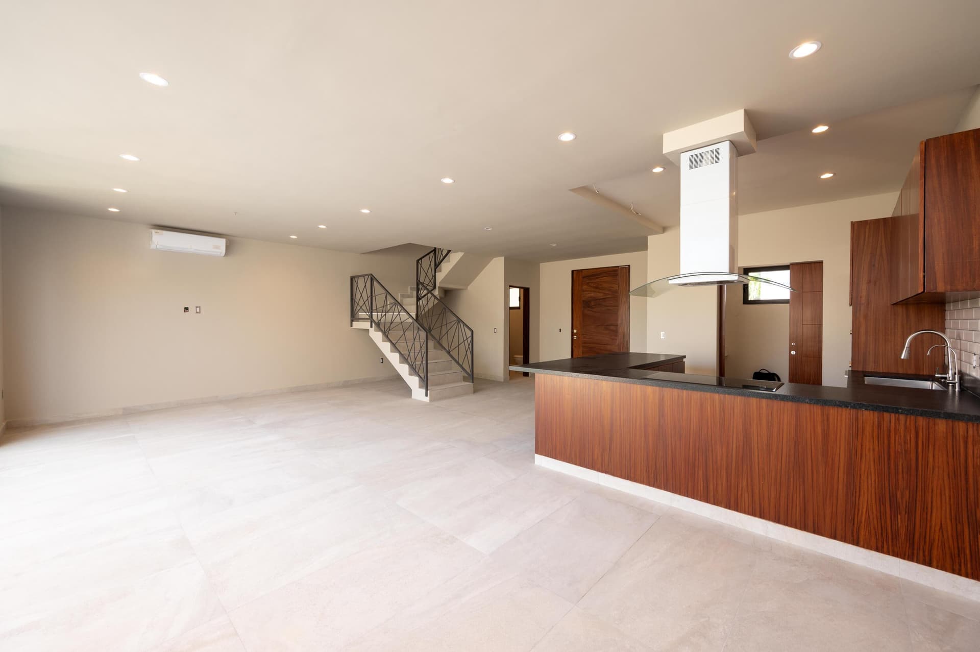 540 Av. Mexico 7