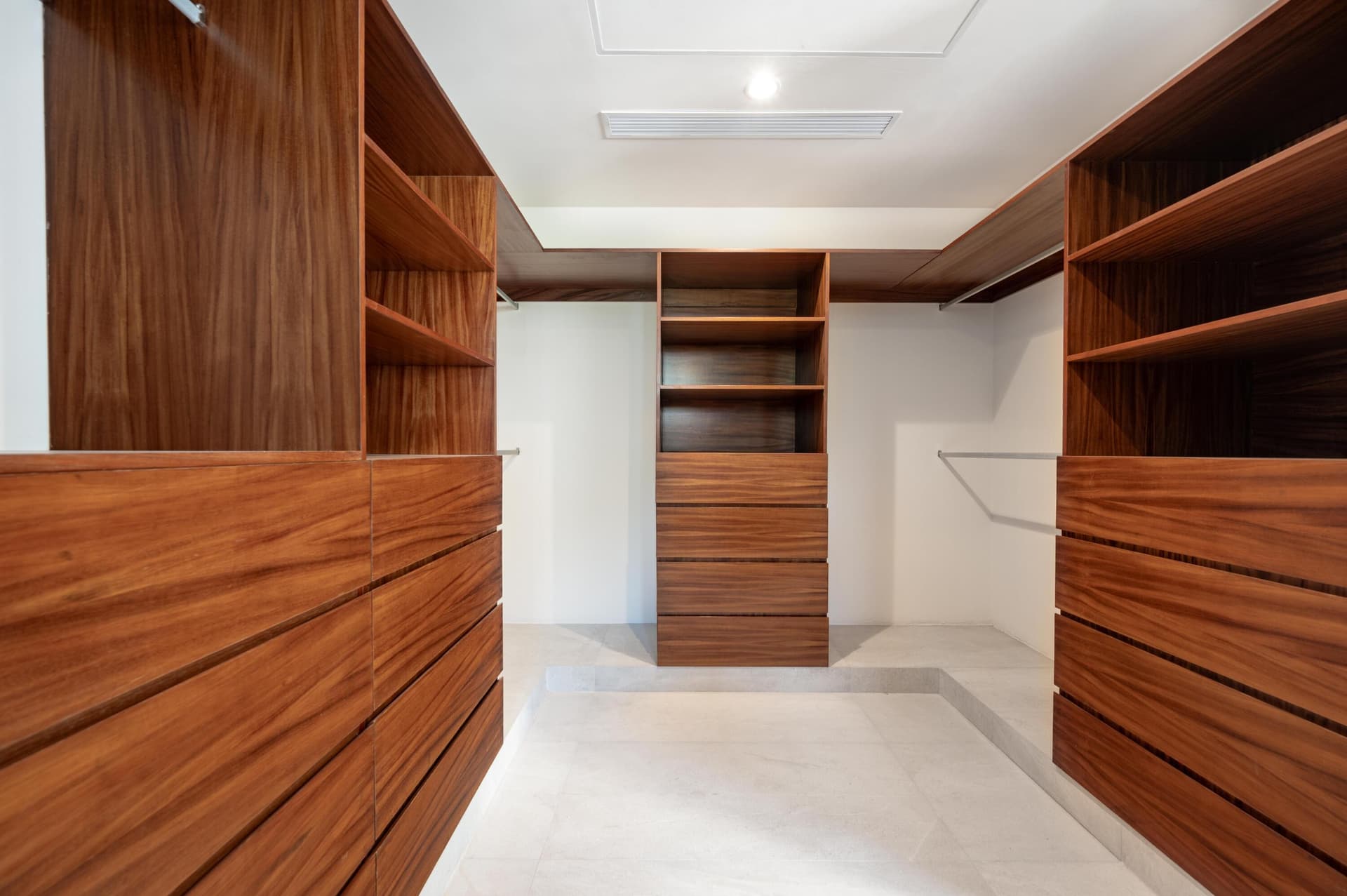 540 Av. Mexico 15