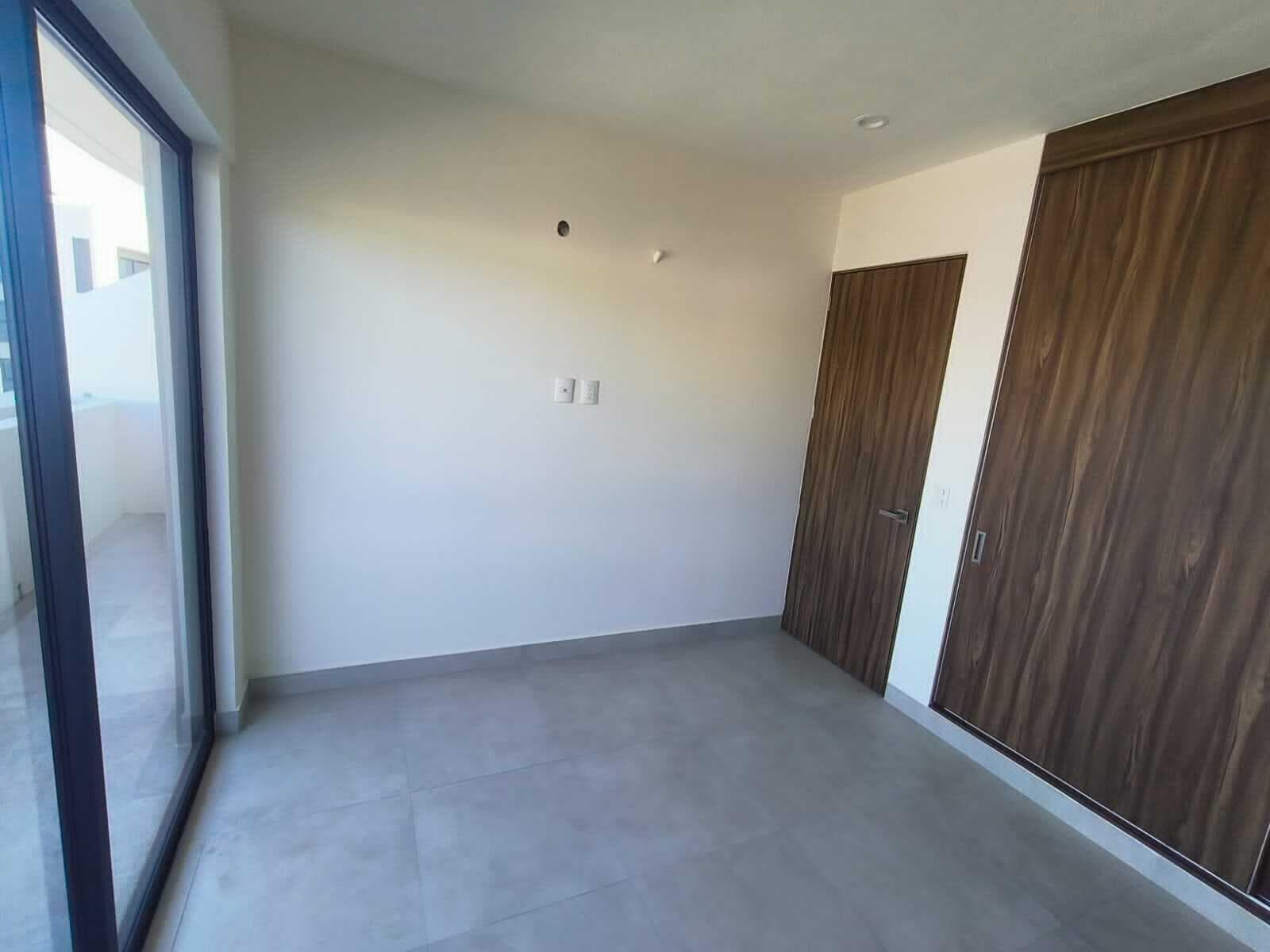 1200 Ave Mexico 48290 3