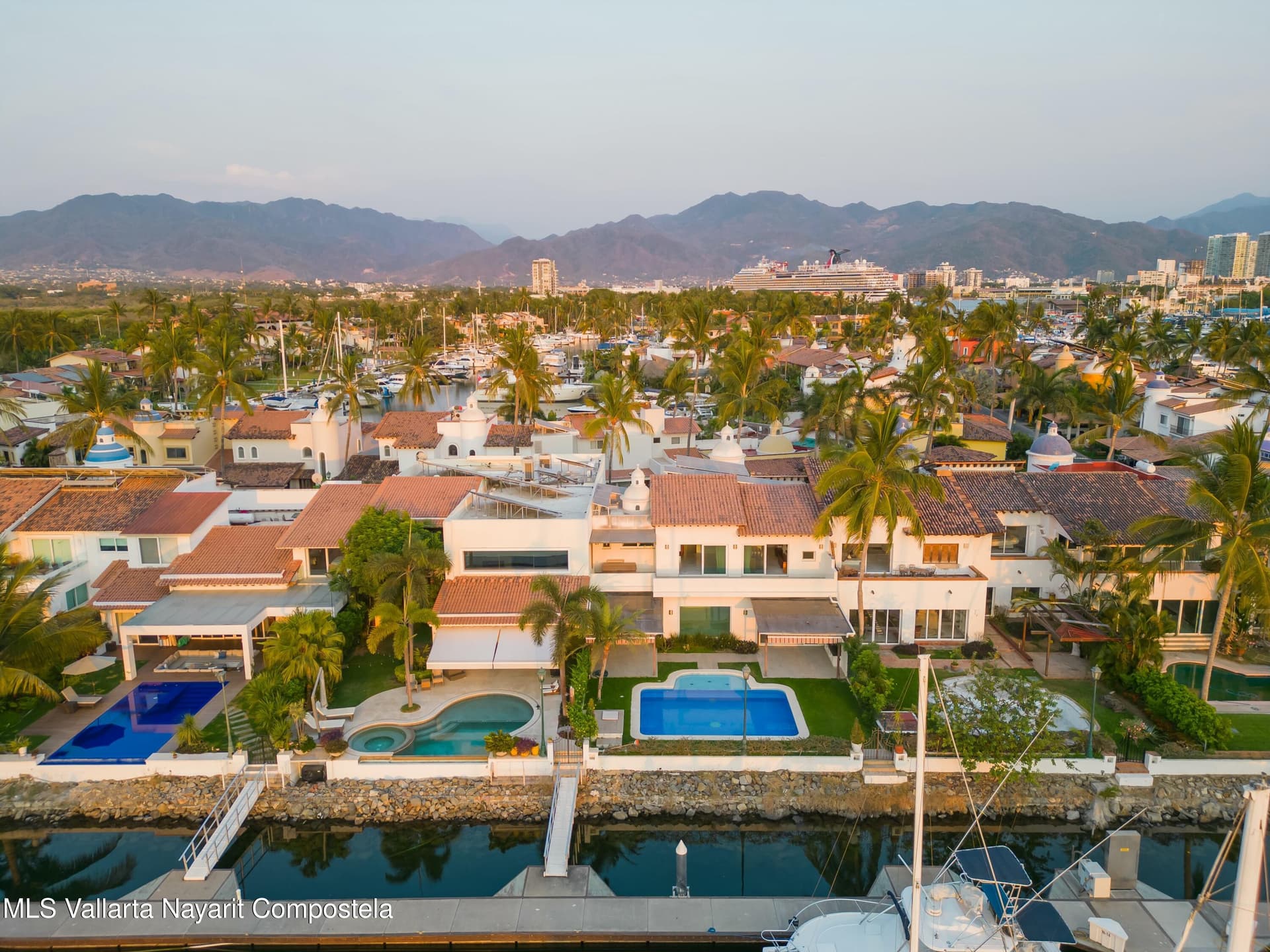 5 Punta Iguana, Marina Vallarta 4