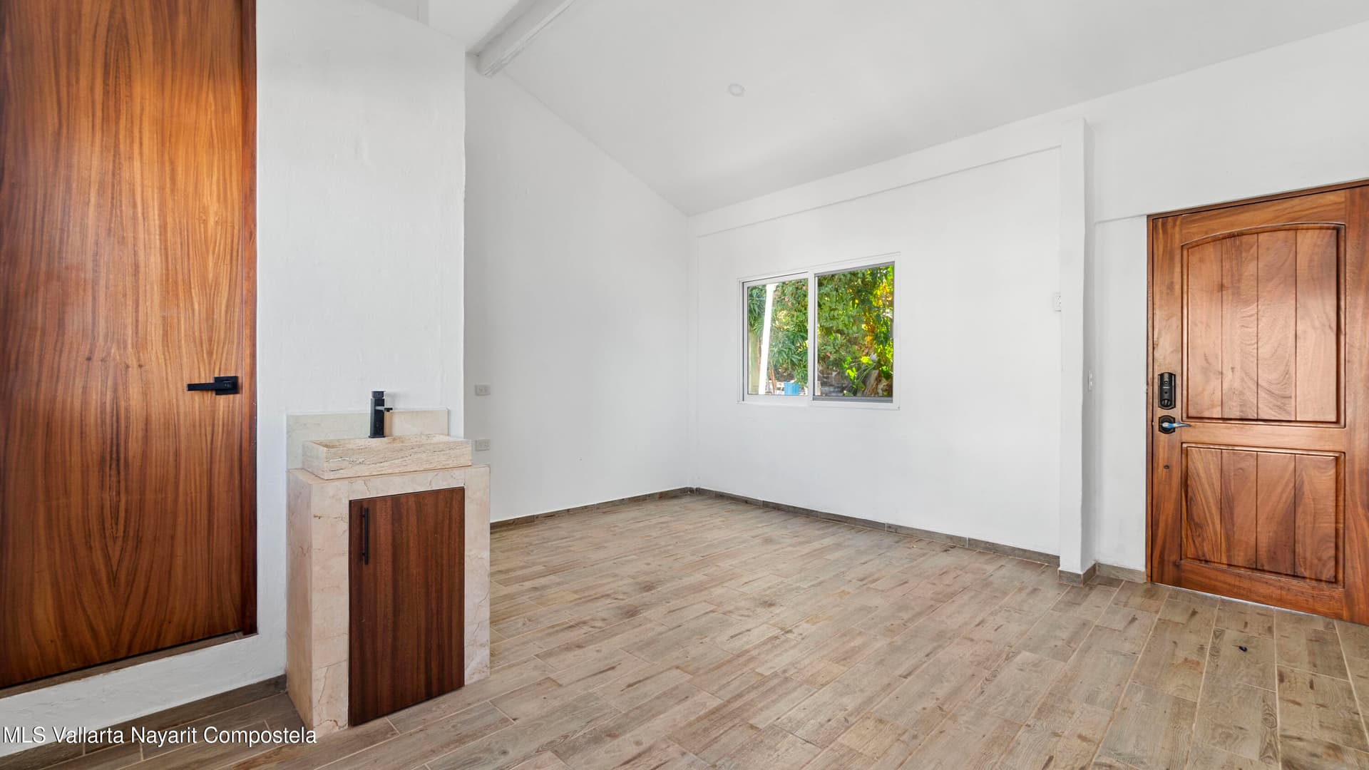 463 CALLE CORONA 6