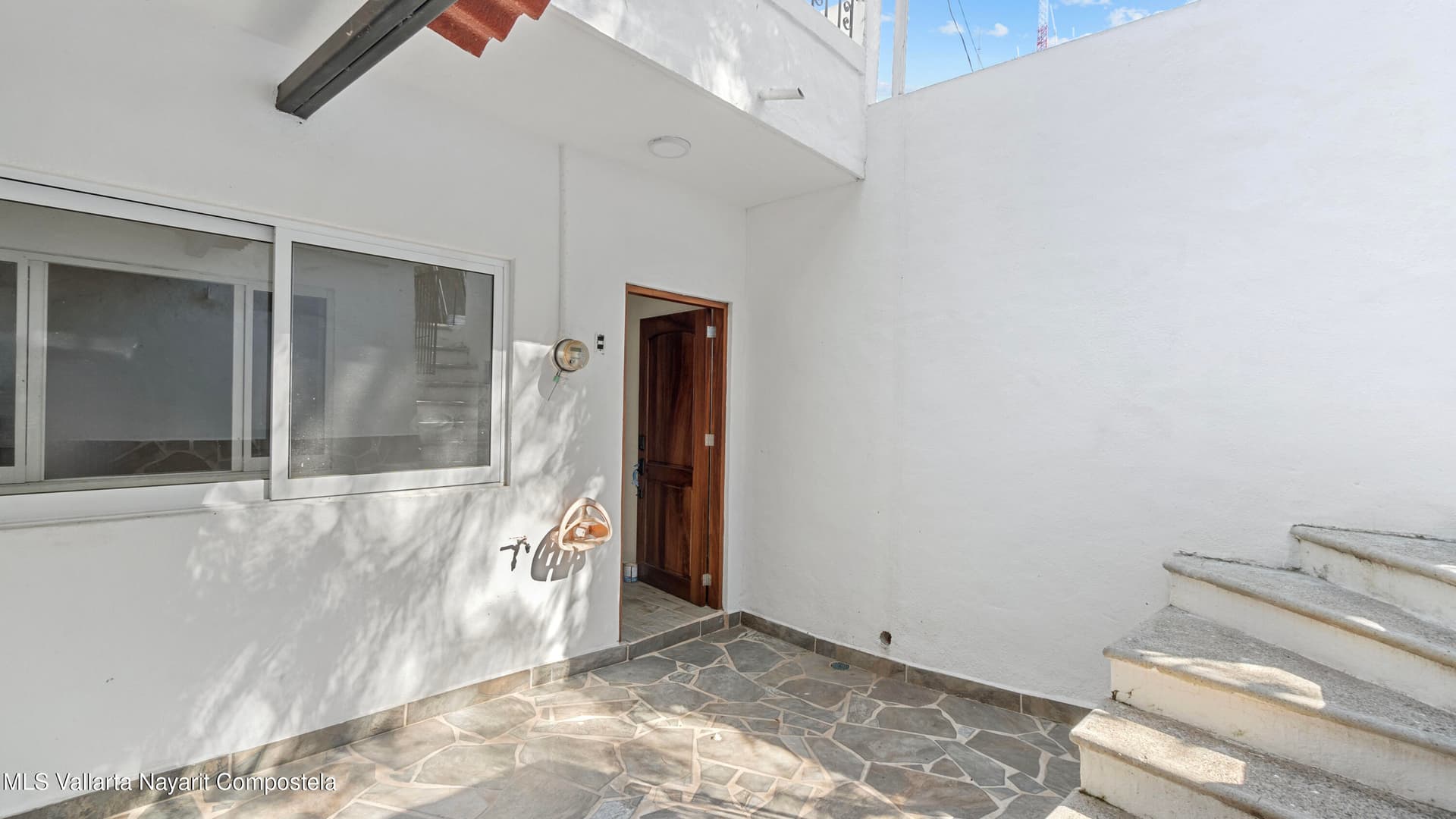 463 CALLE CORONA 12