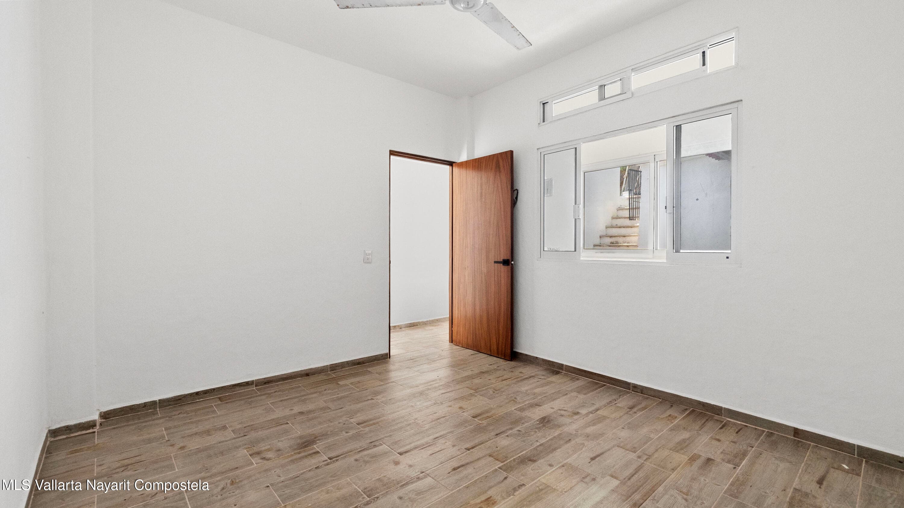 463 CALLE CORONA 17