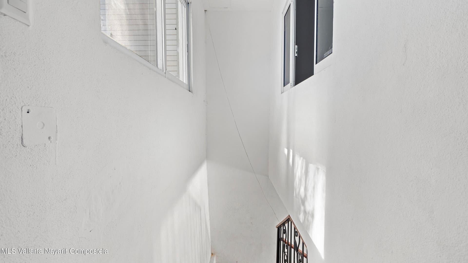463 CALLE CORONA 23