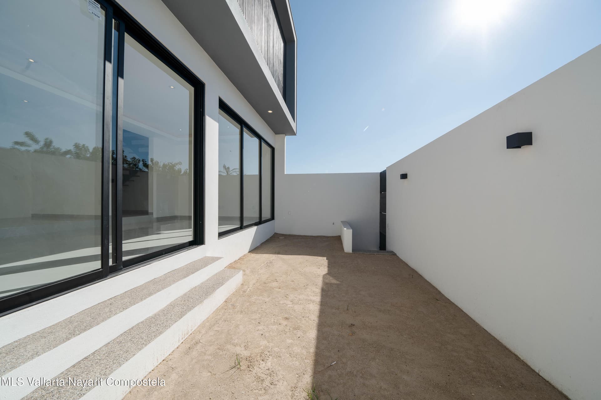 652 Vista del Sol 11