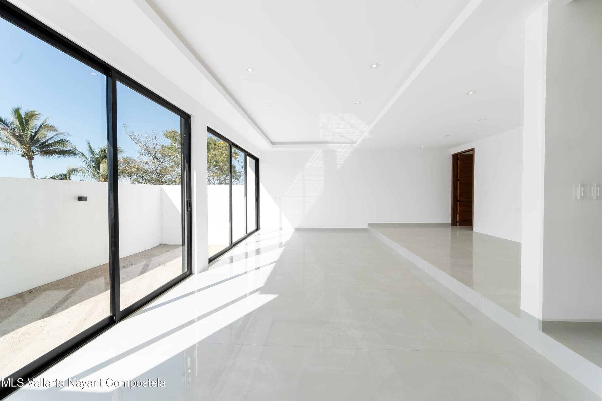 652 Vista del Sol 8