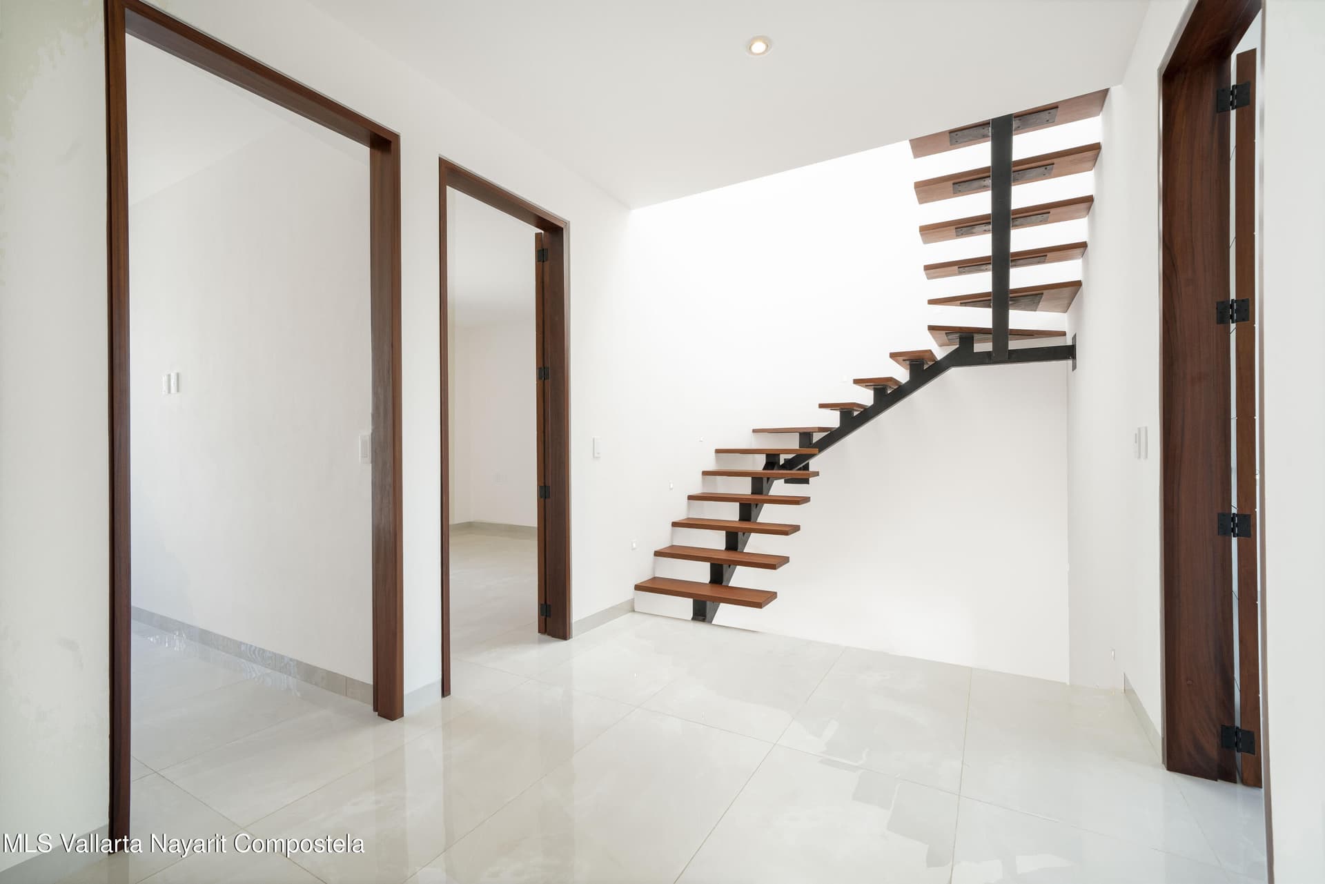 652 Vista del Sol 14