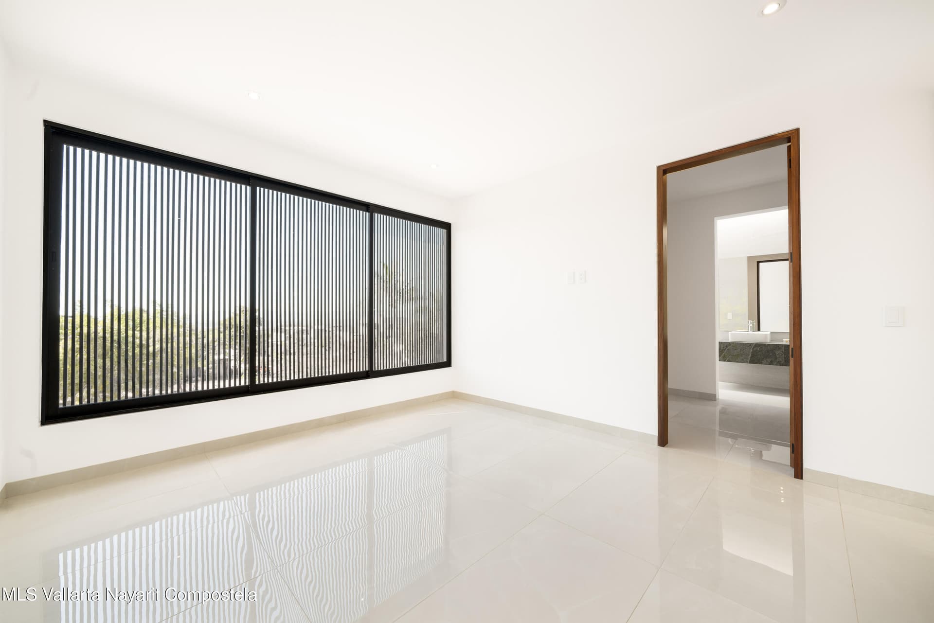 652 Vista del Sol 15