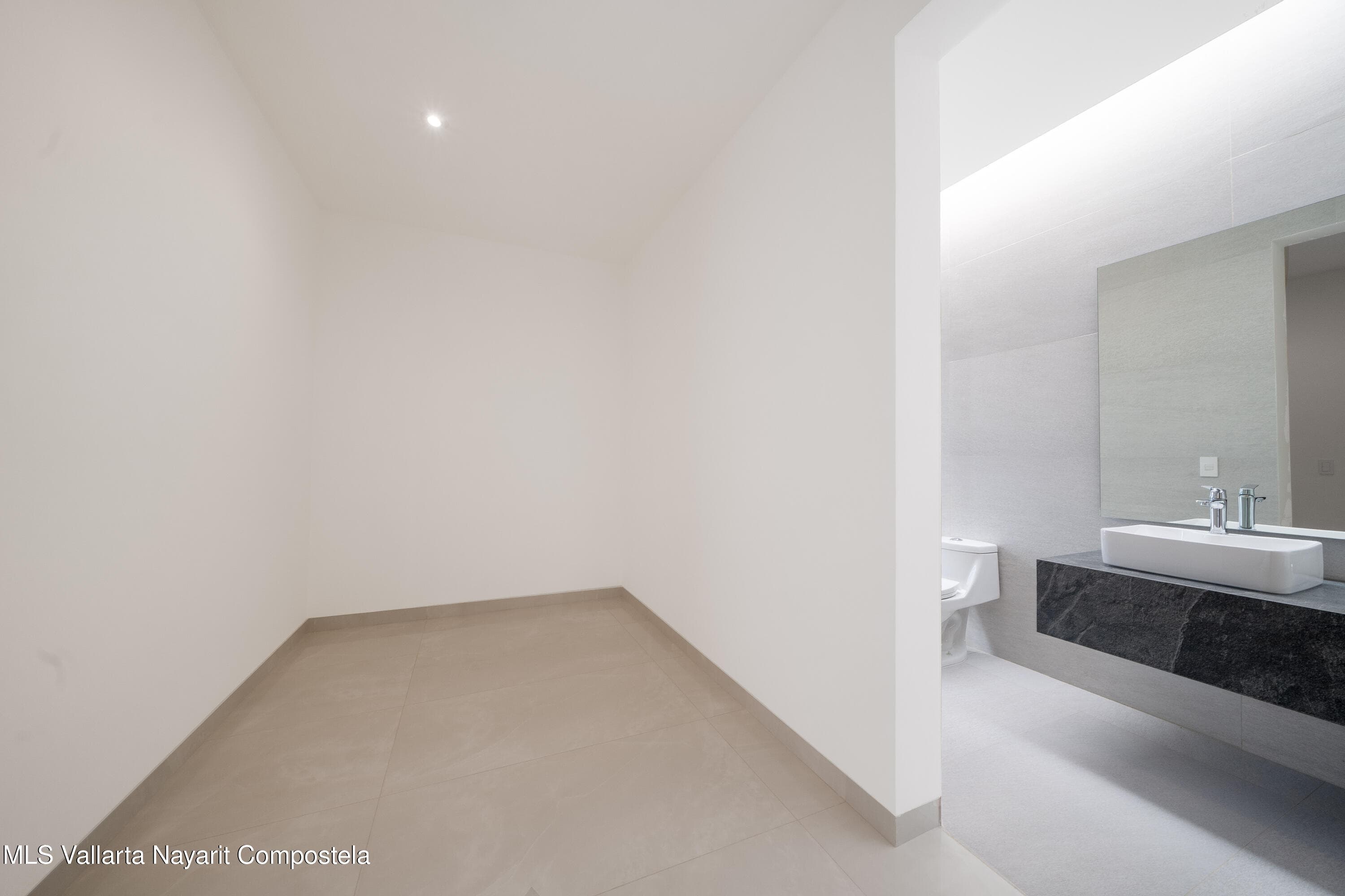 652 Vista del Sol 17