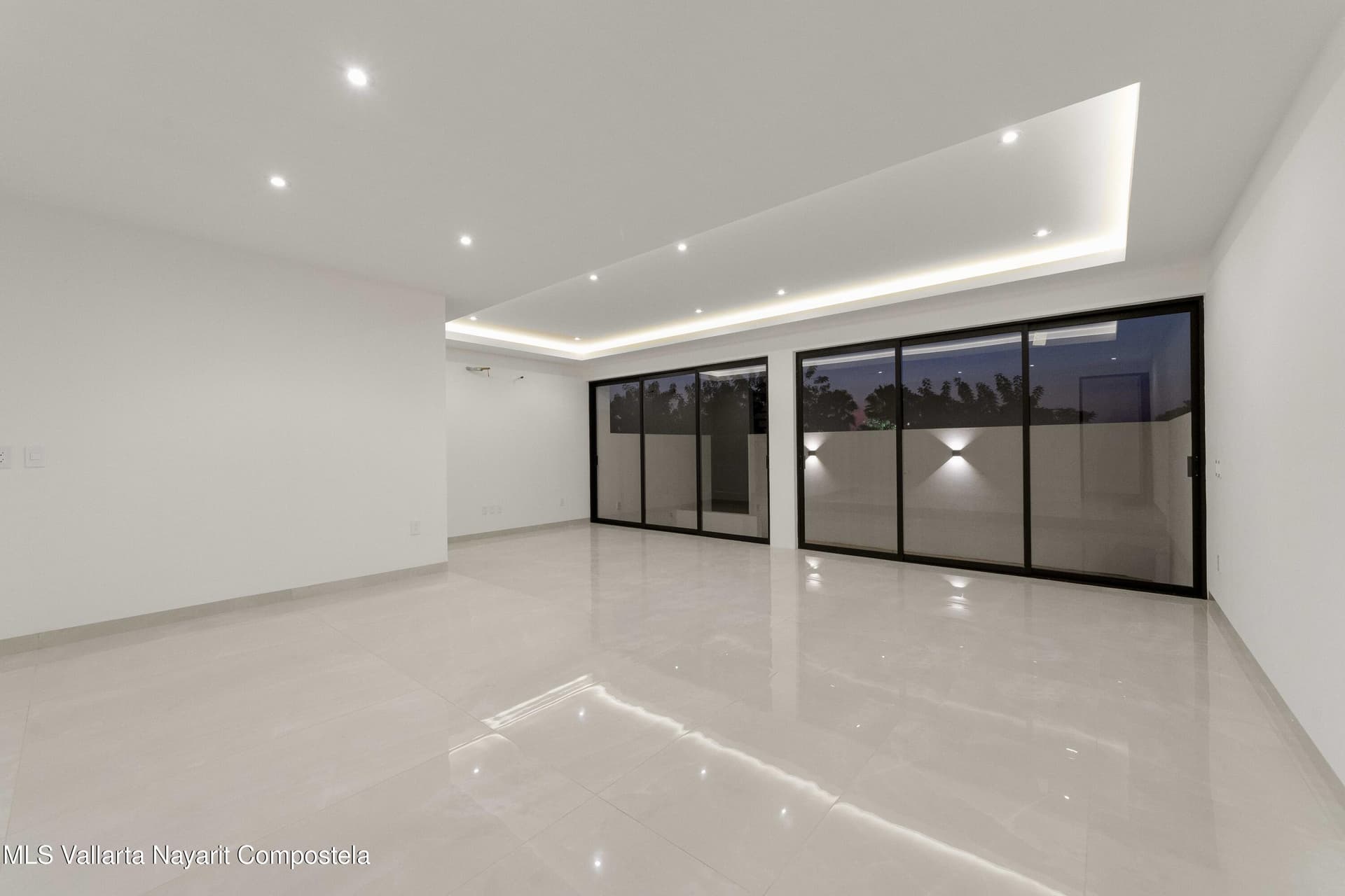 652 Vista del Sol 35