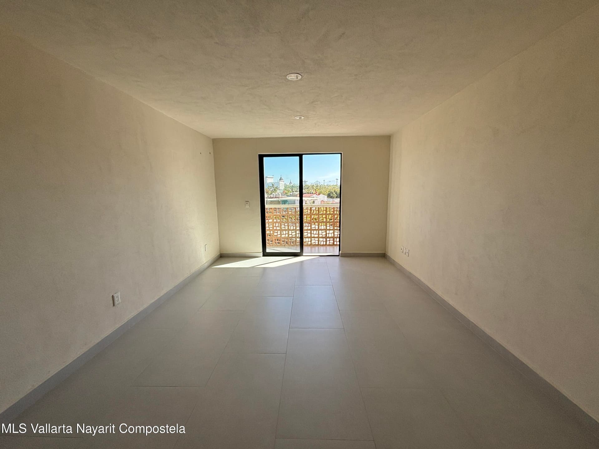 522 Avenida Mexico 11