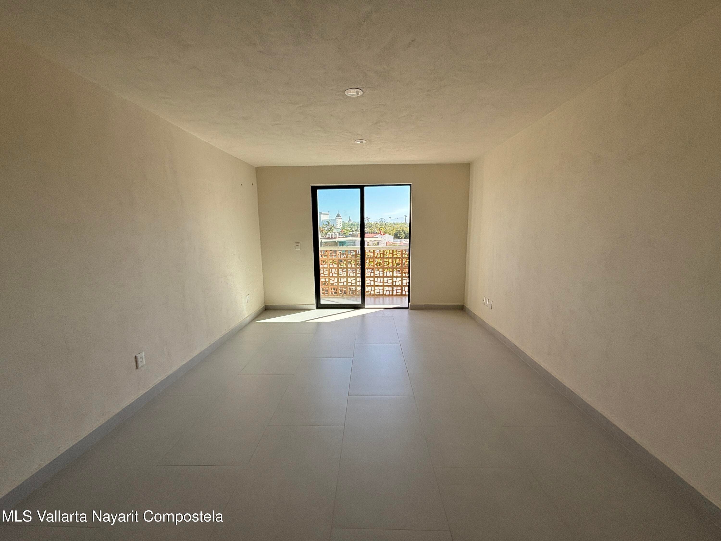 522 Avenida Mexico 11