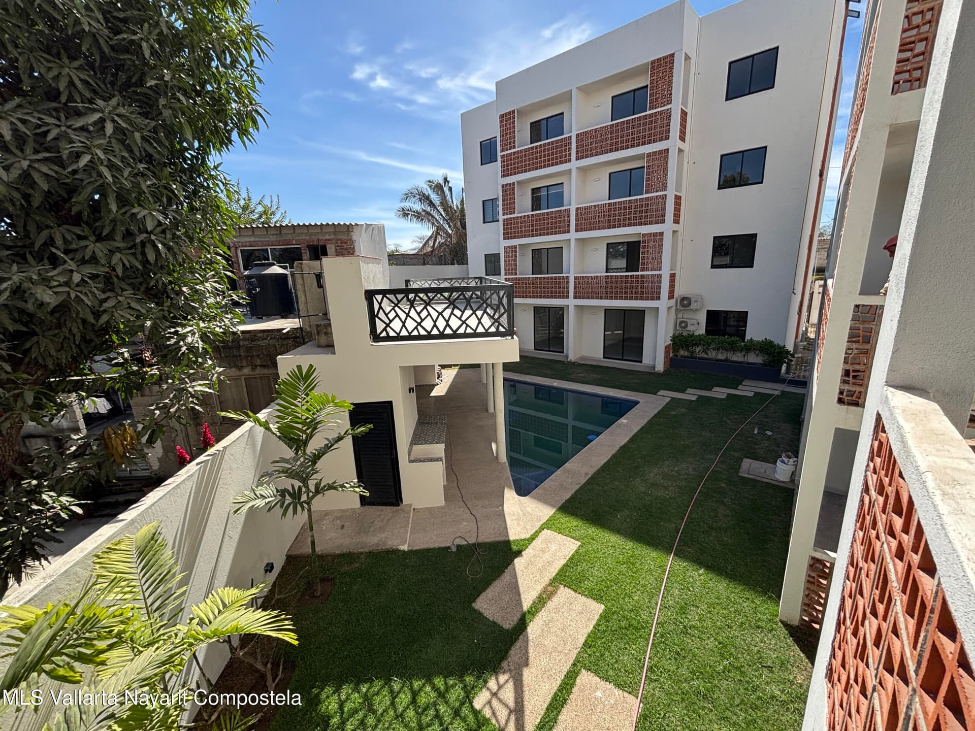 522 Avenida Mexico 8