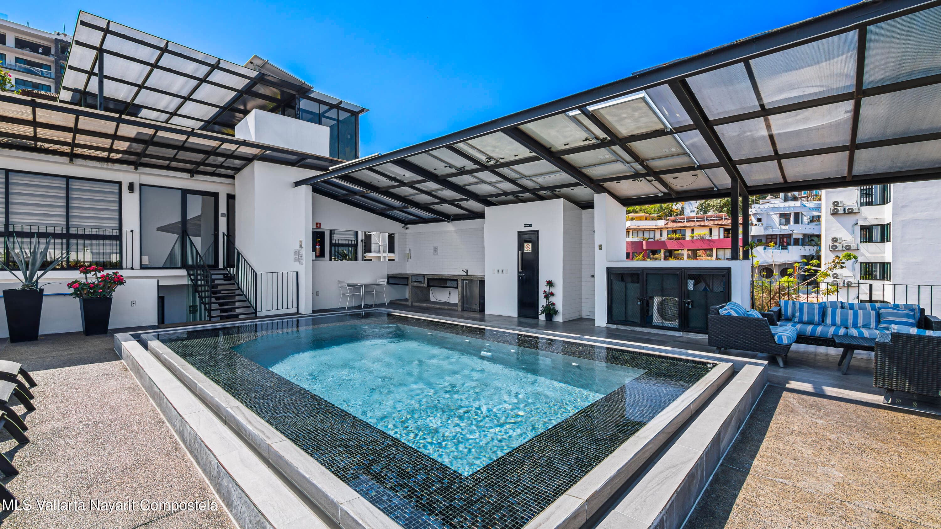 Condo CR1275 3