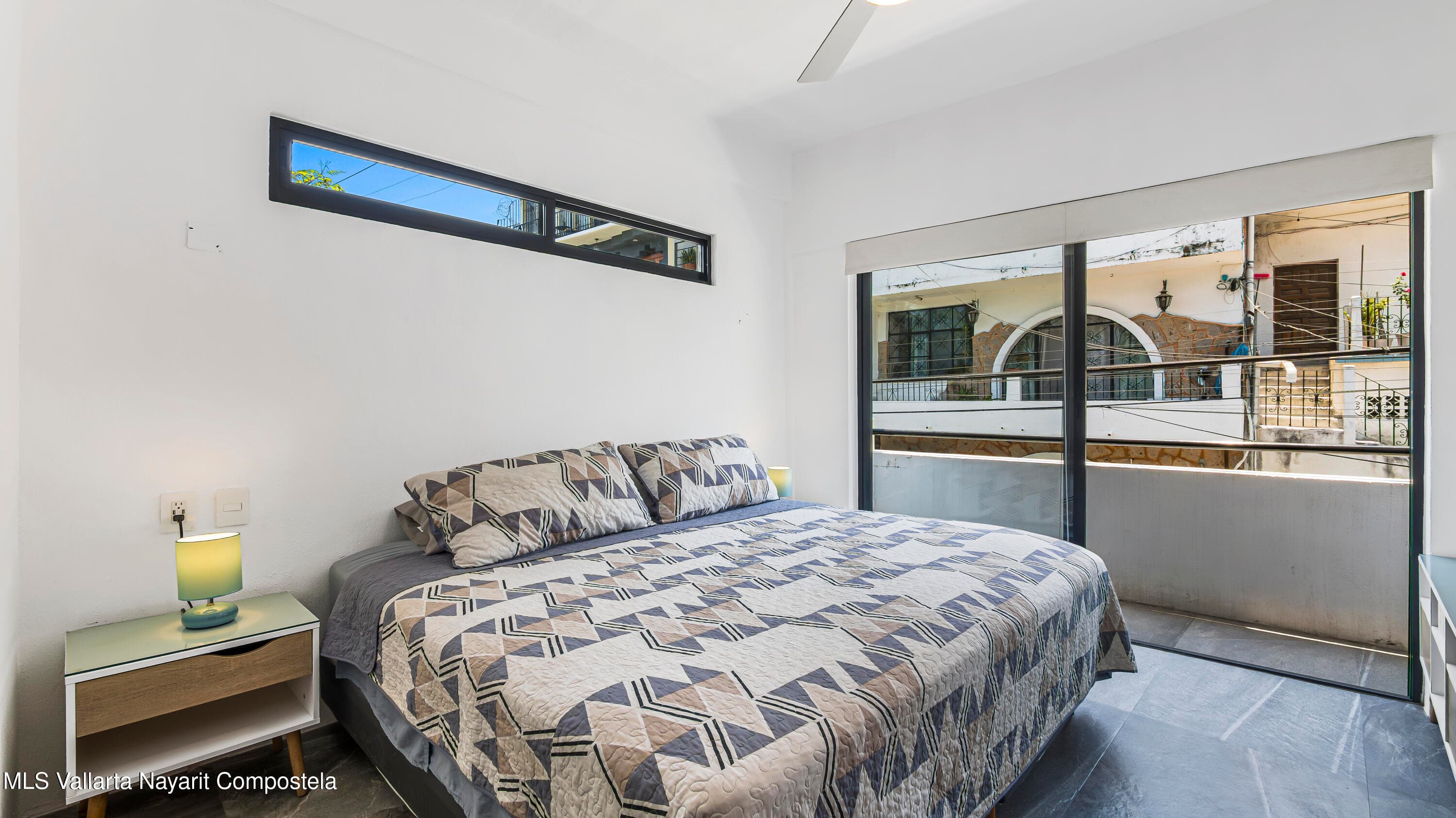 Condo CR1275 21