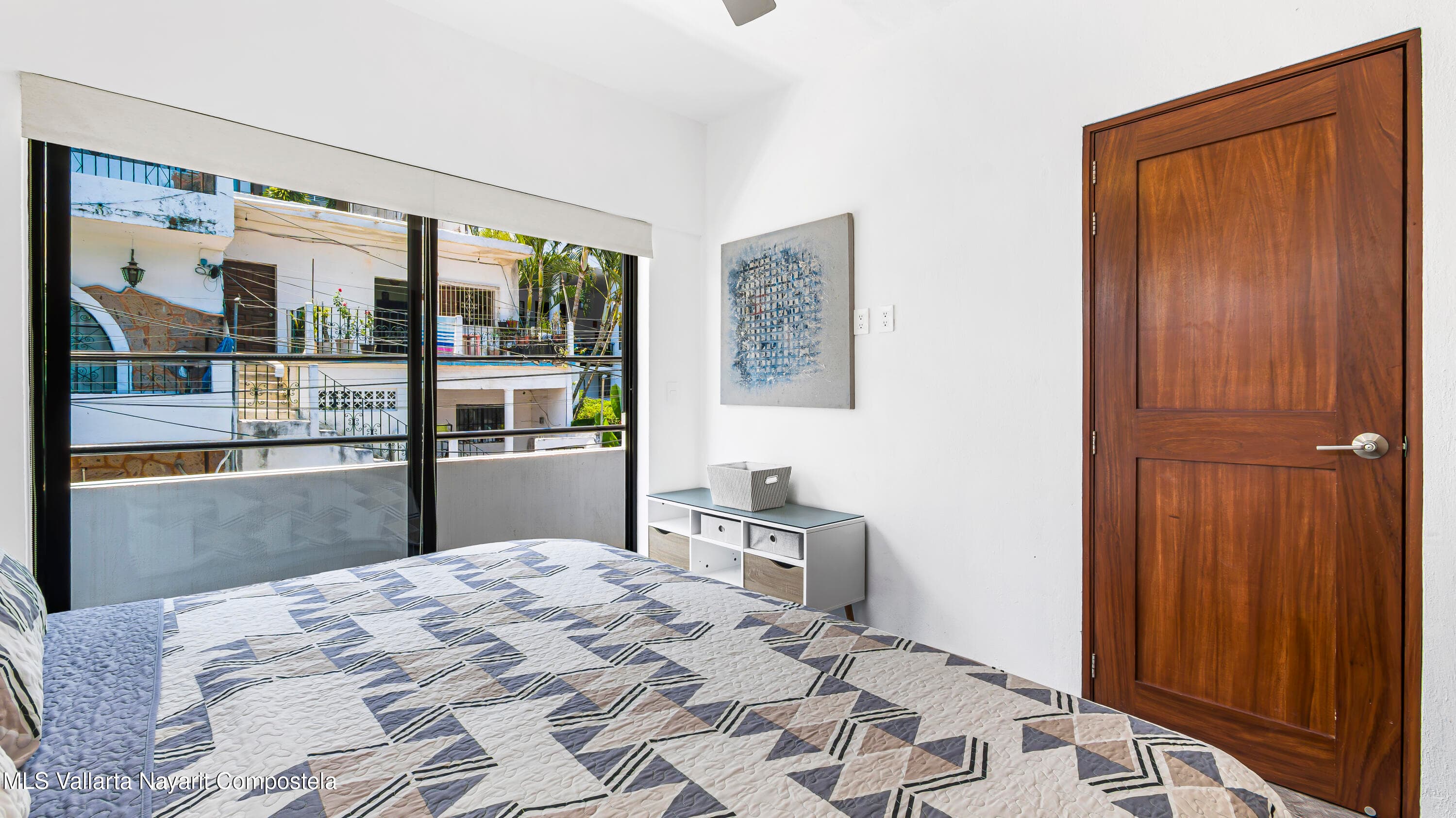 Condo CR1275 22