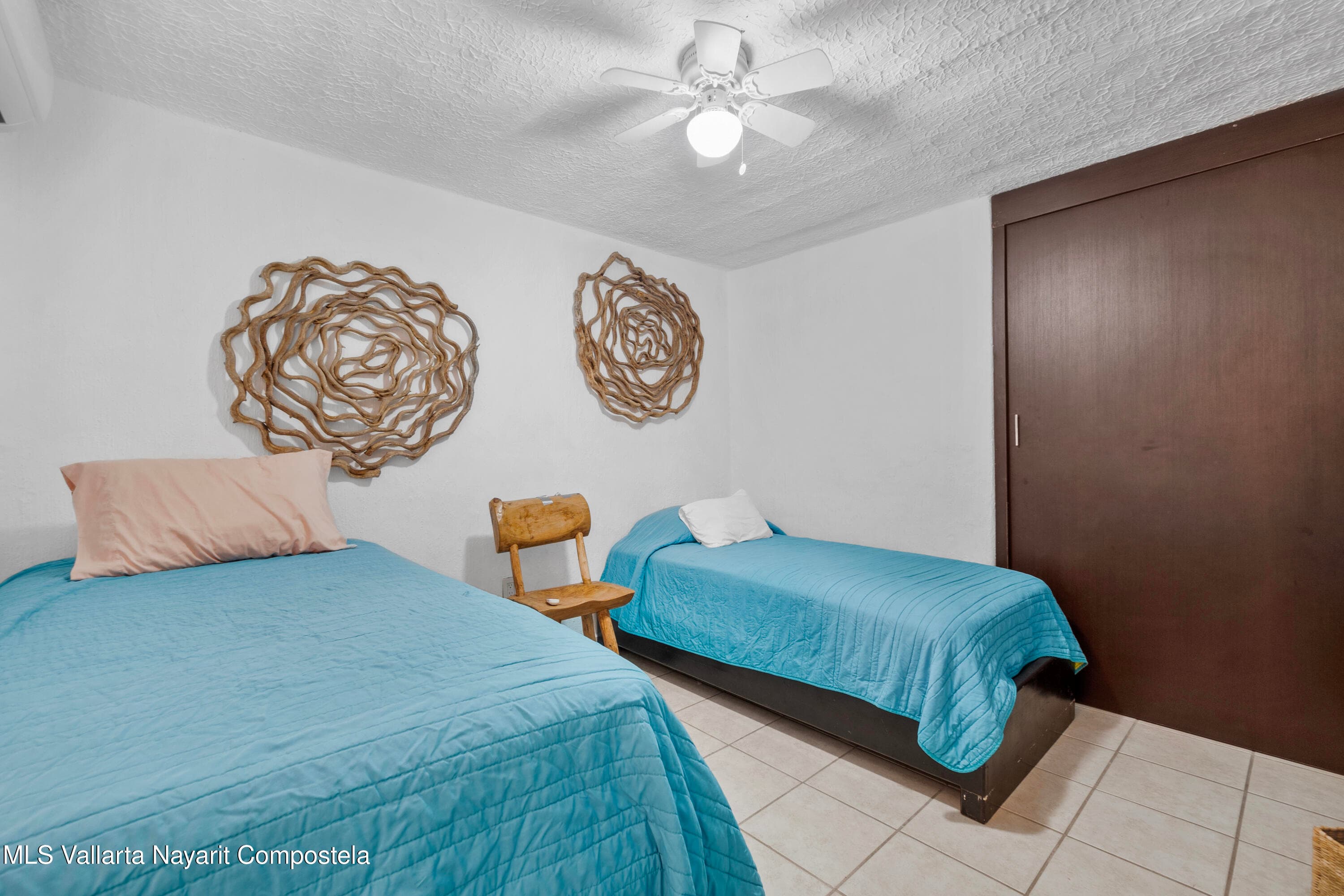140 Av. Prisciliano Sanchez 19