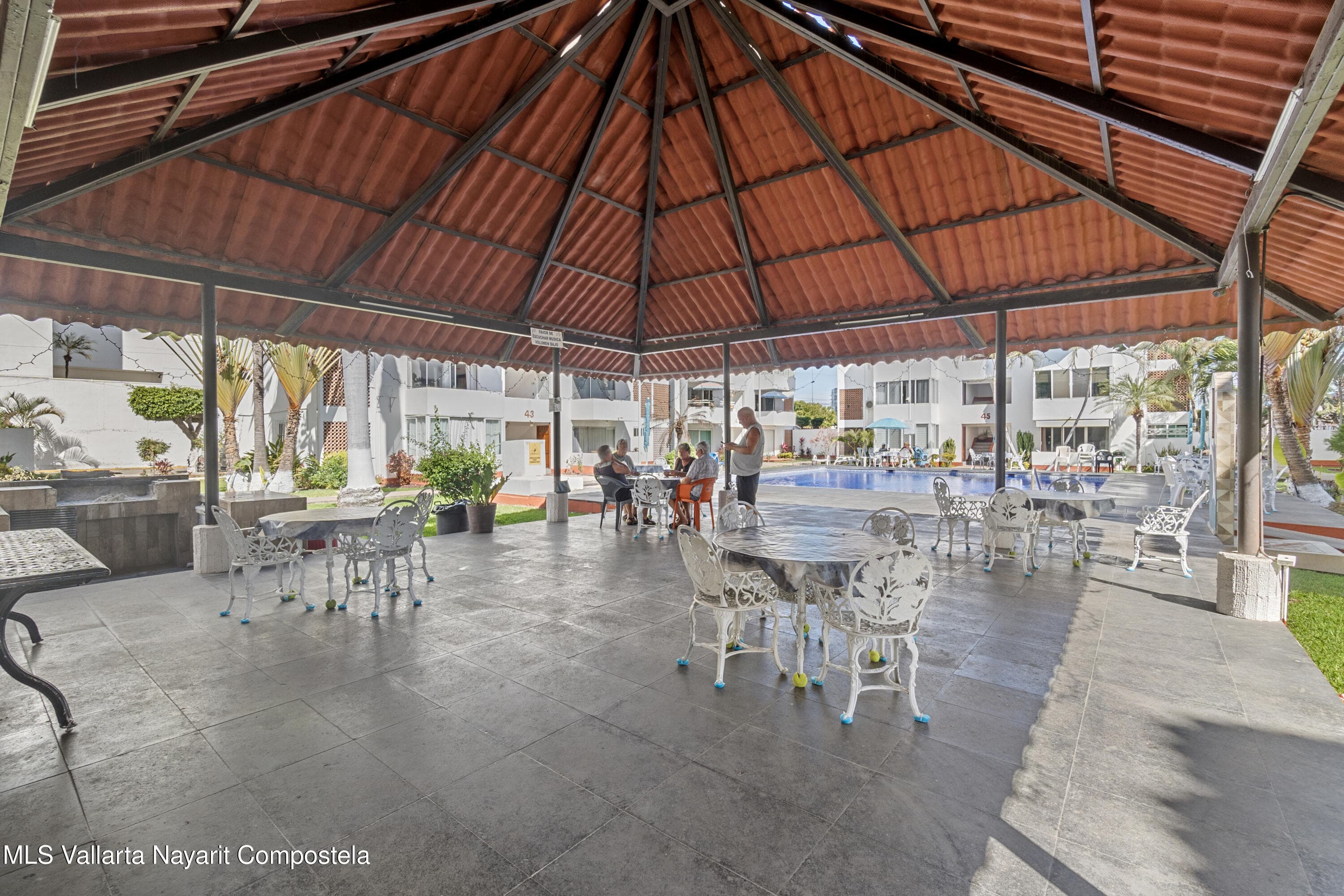 140 Av. Prisciliano Sanchez 22