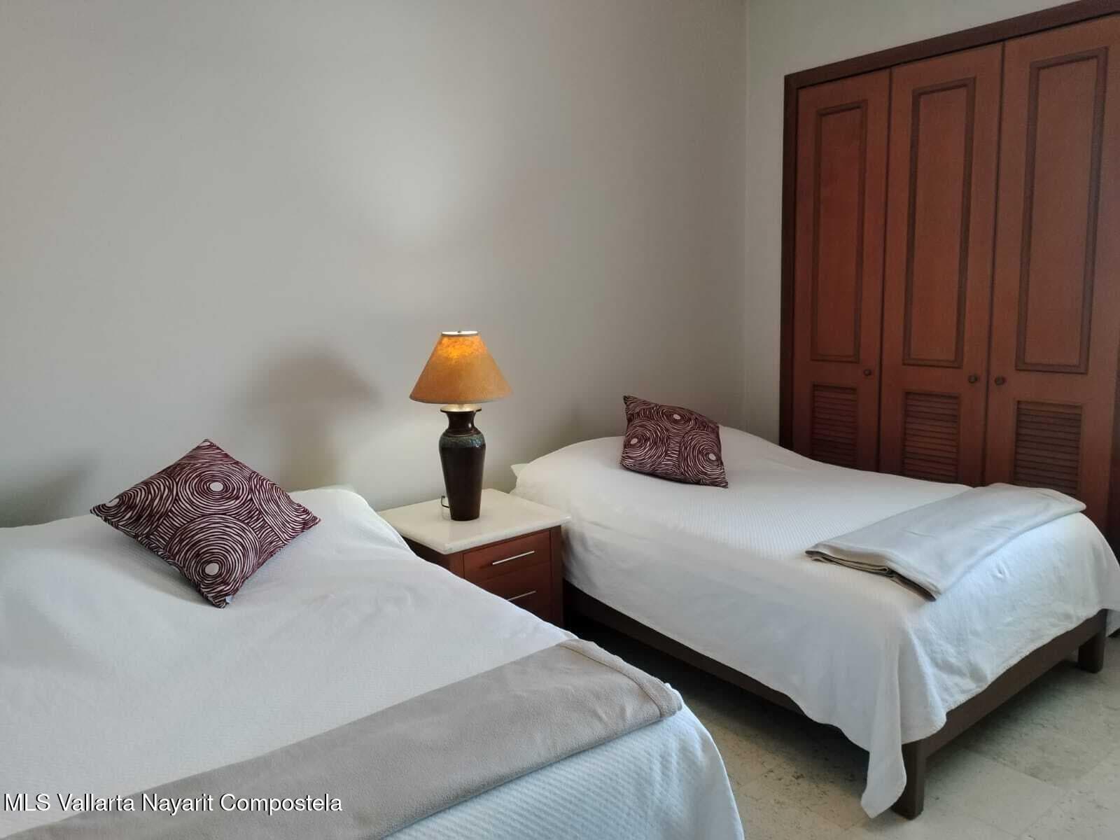 Condo 12
