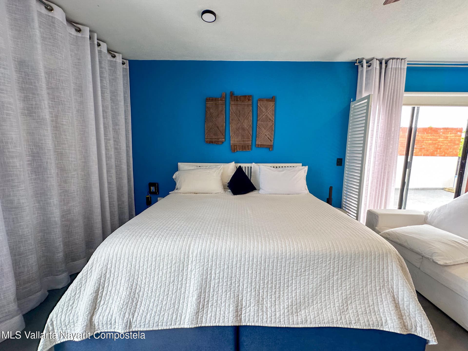 403 Paseo Foresta 8
