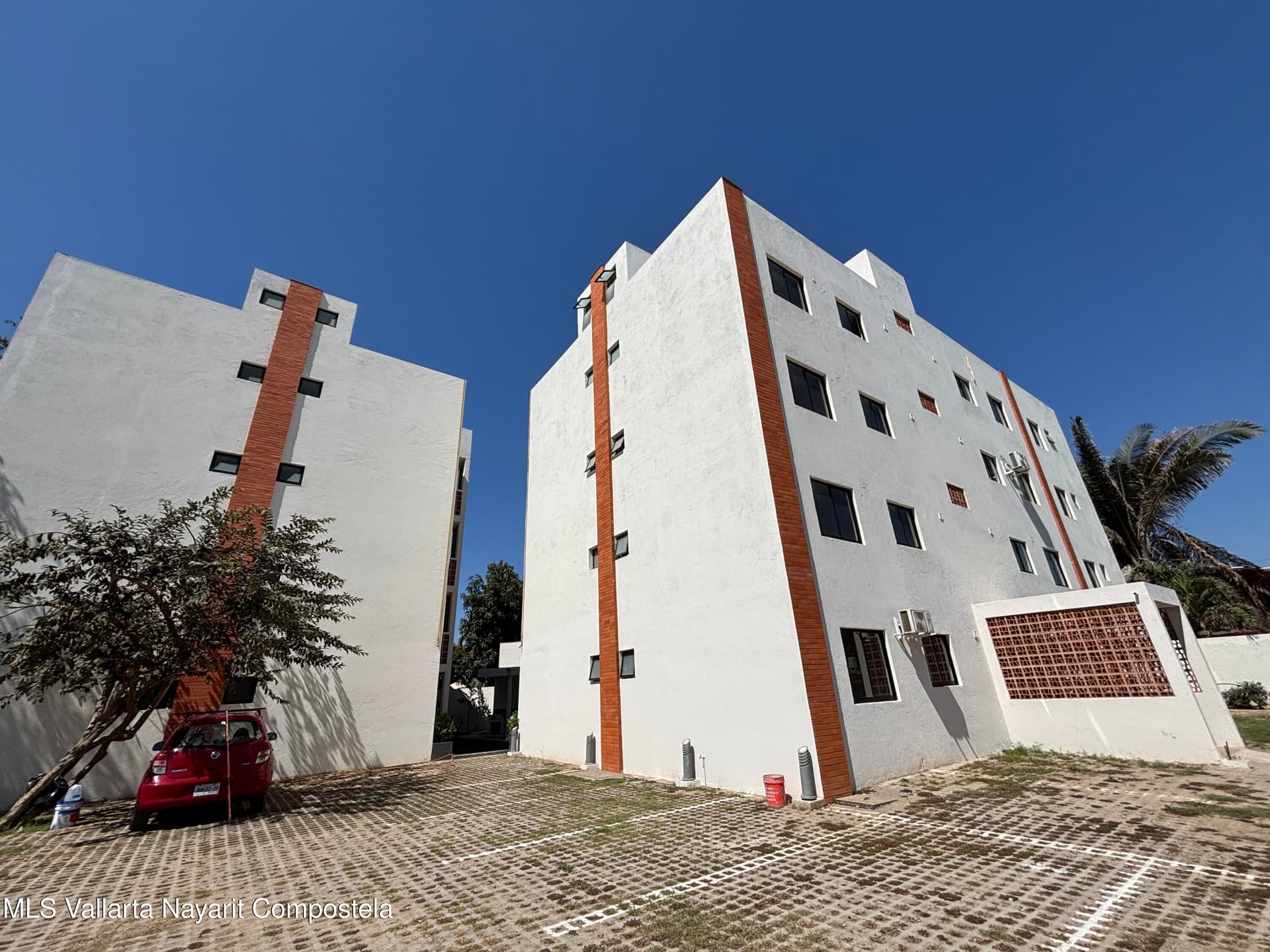 522 Avenida Mexico 11