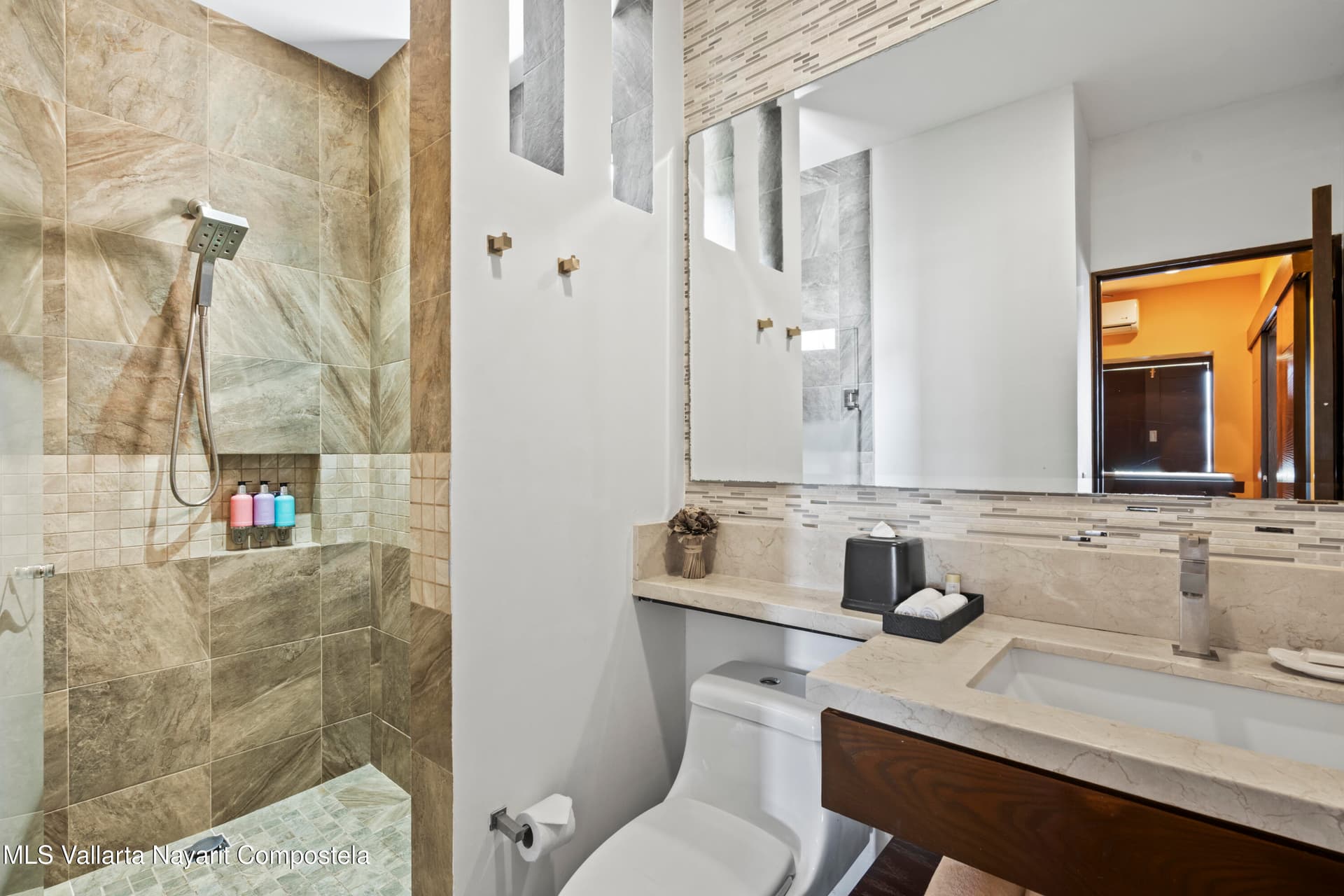 Residences by Pinnacle 15