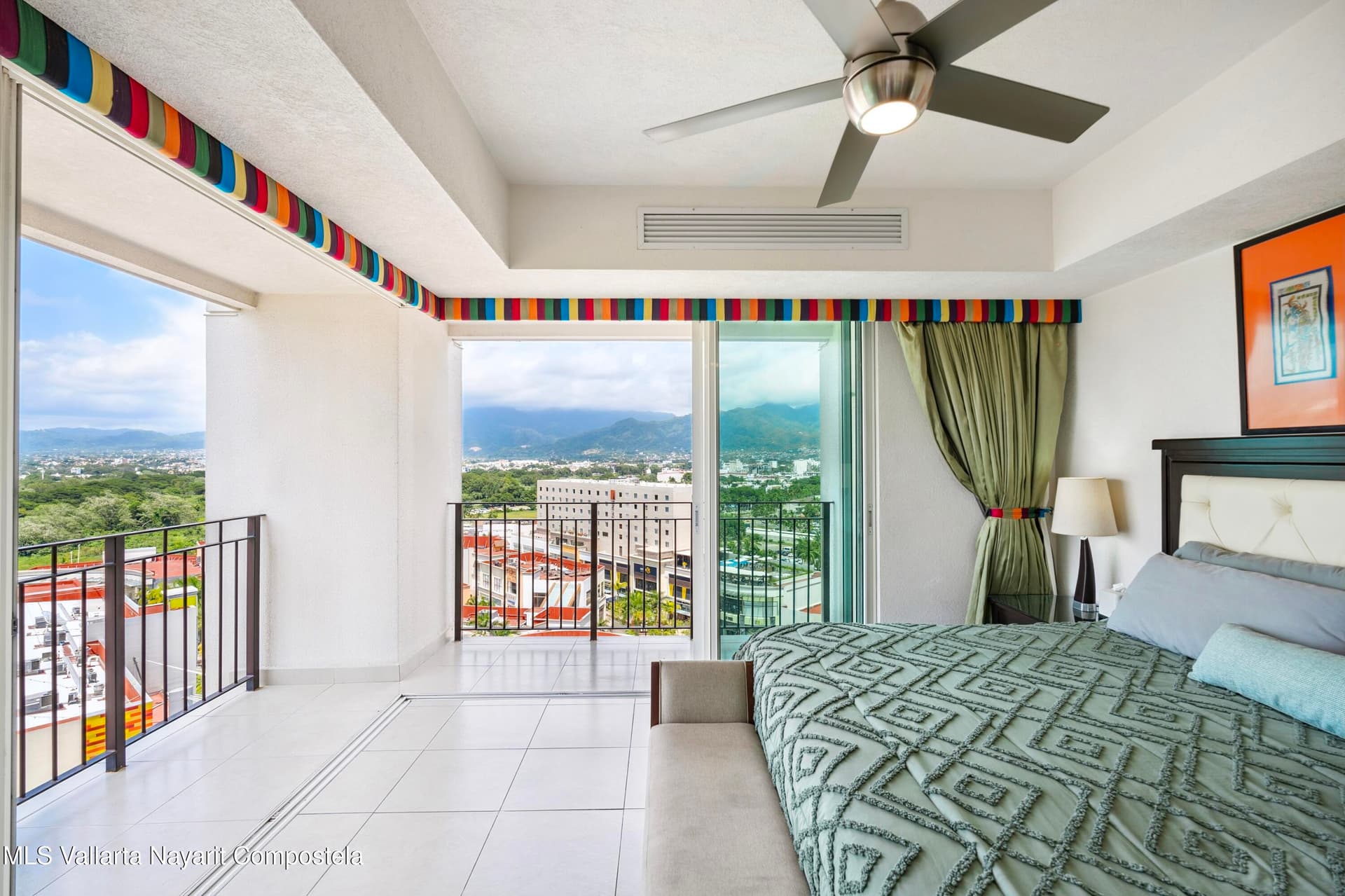 Grand Venetian 6