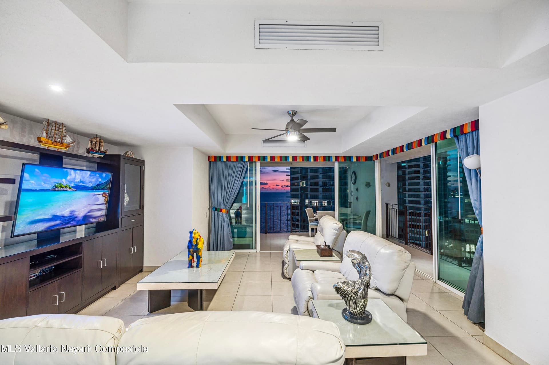Grand Venetian 10