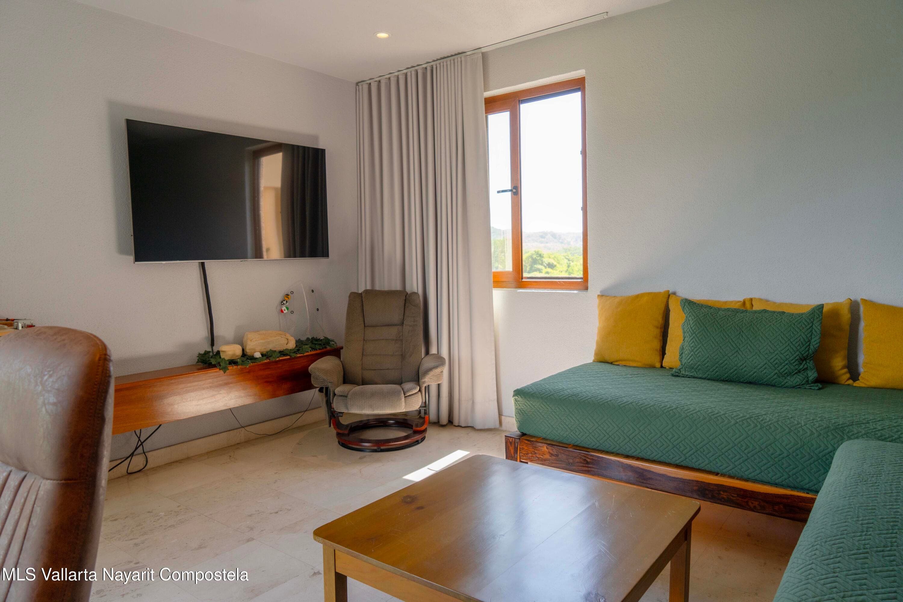Condo 8