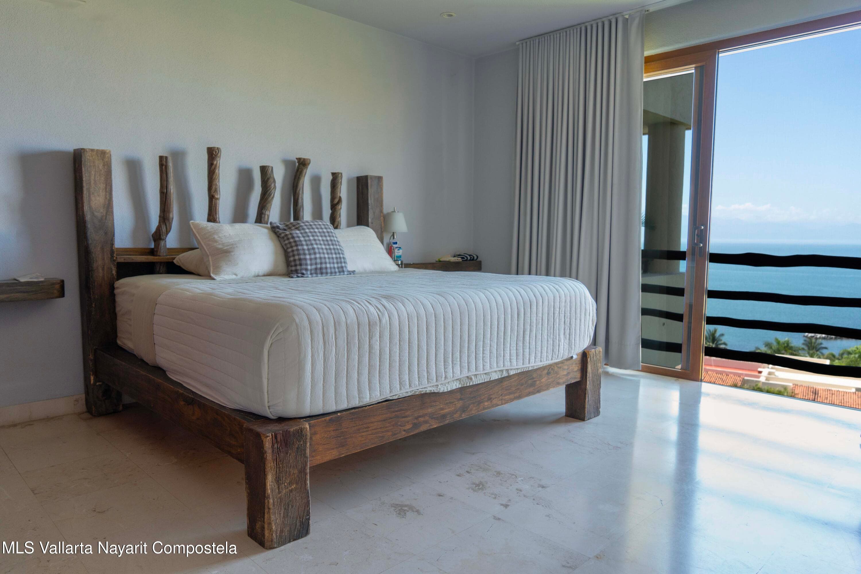 Condo 9
