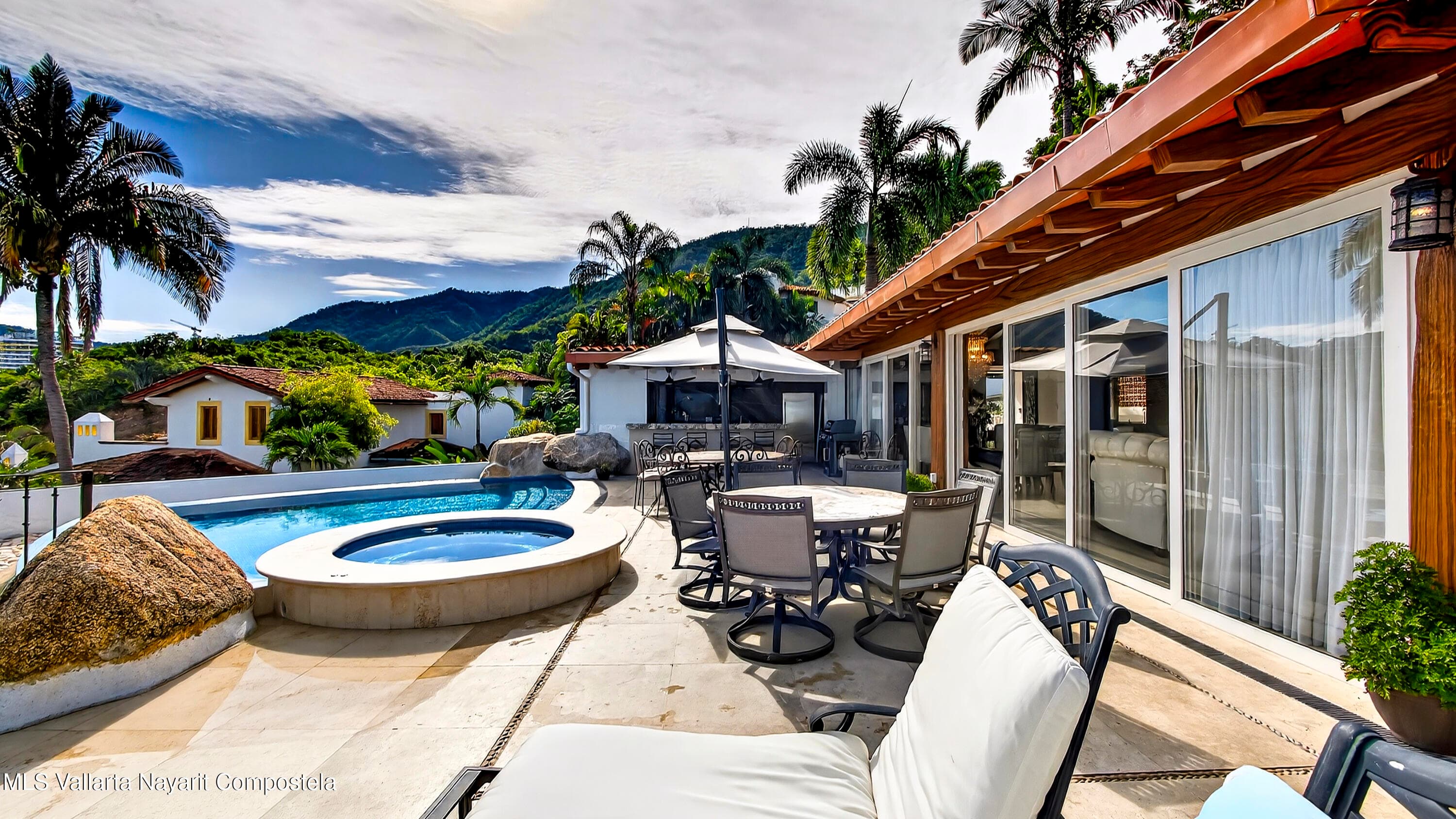 Sierra Del Mar 8