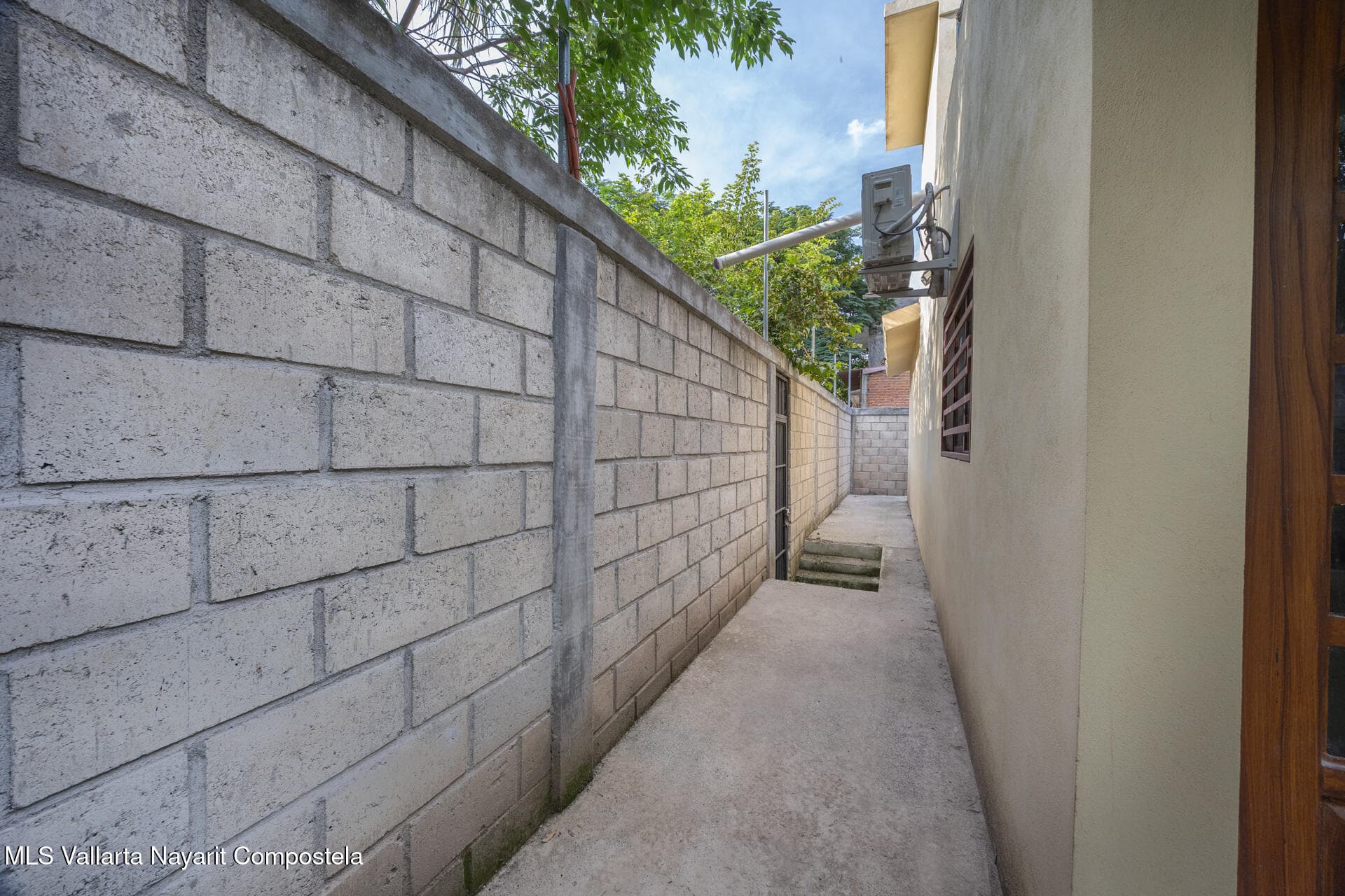 515 Av. Victor Iturbe 8