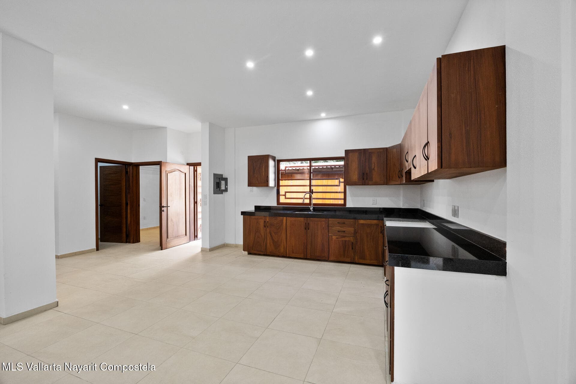 515 Av. Victor Iturbe 13