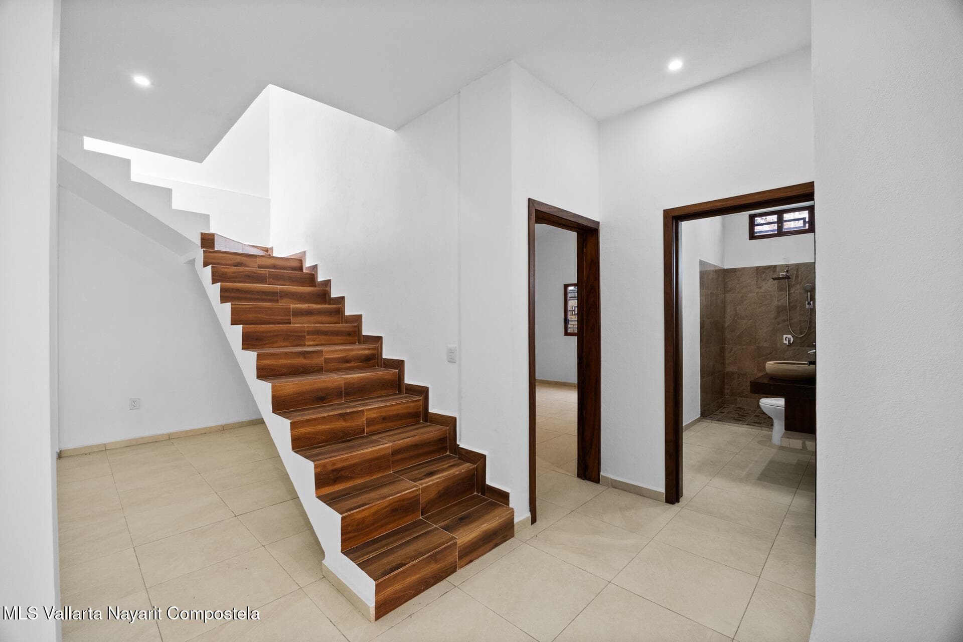 515 Av. Victor Iturbe 16