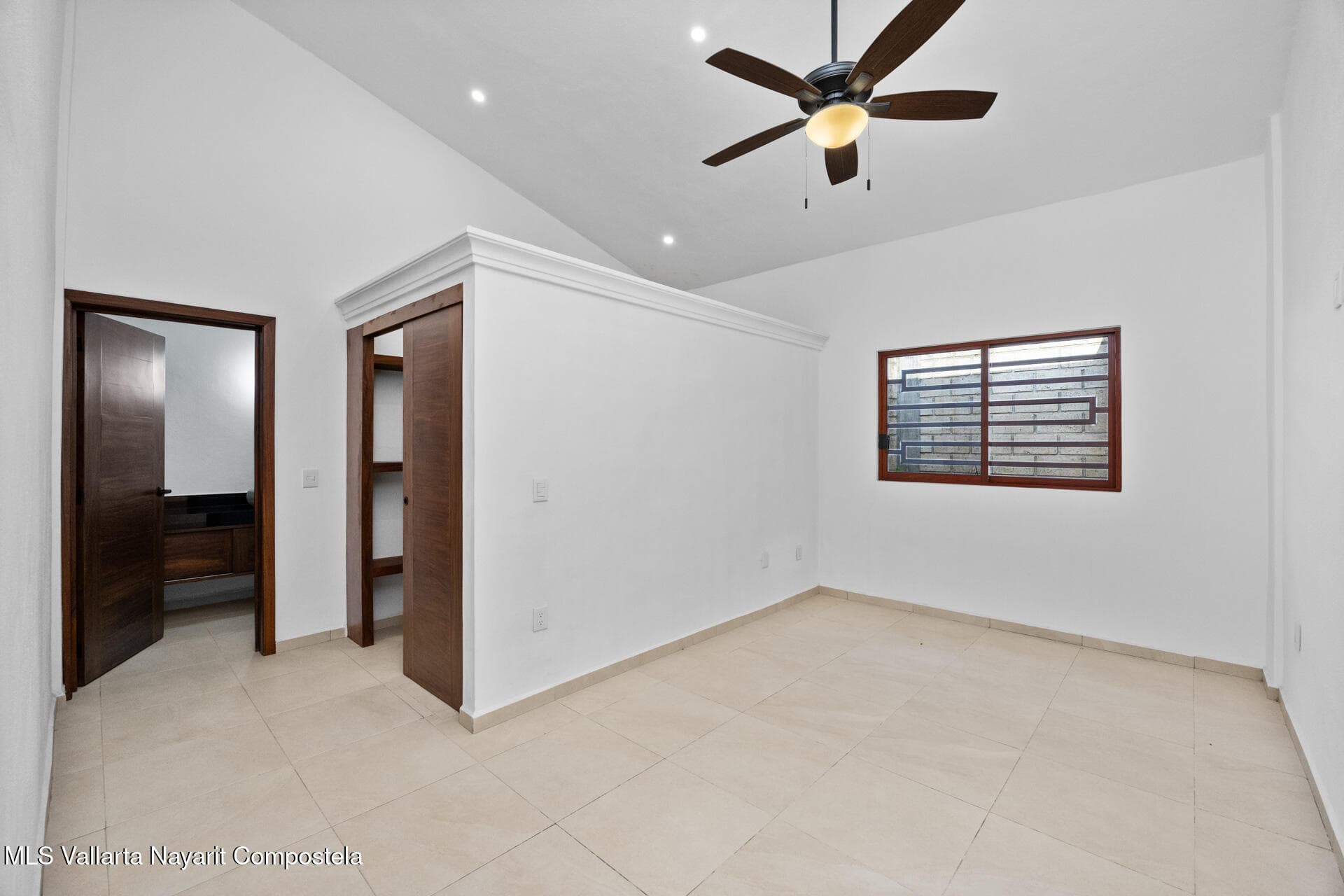 515 Av. Victor Iturbe 18
