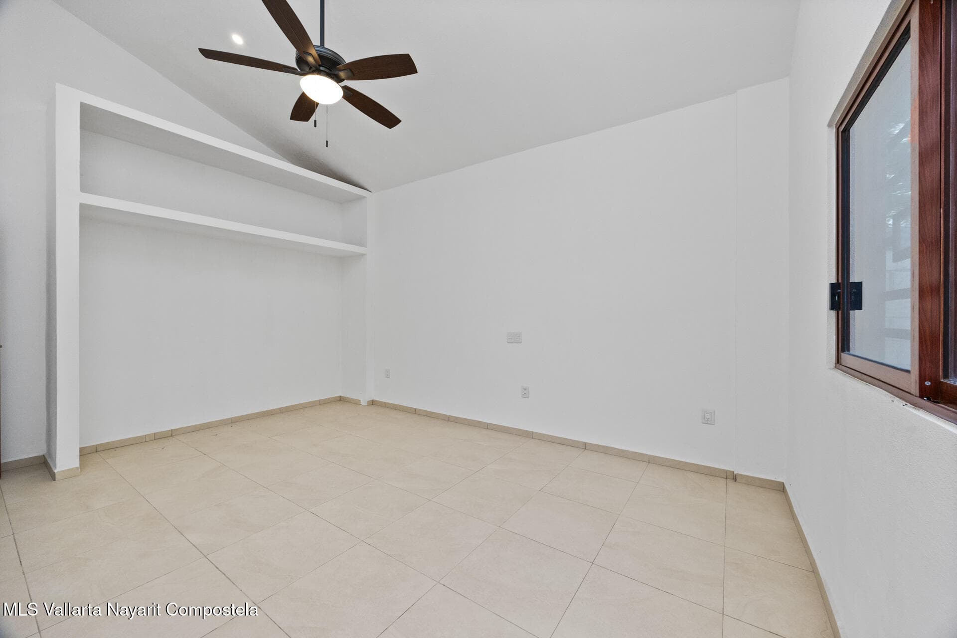 515 Av. Victor Iturbe 27