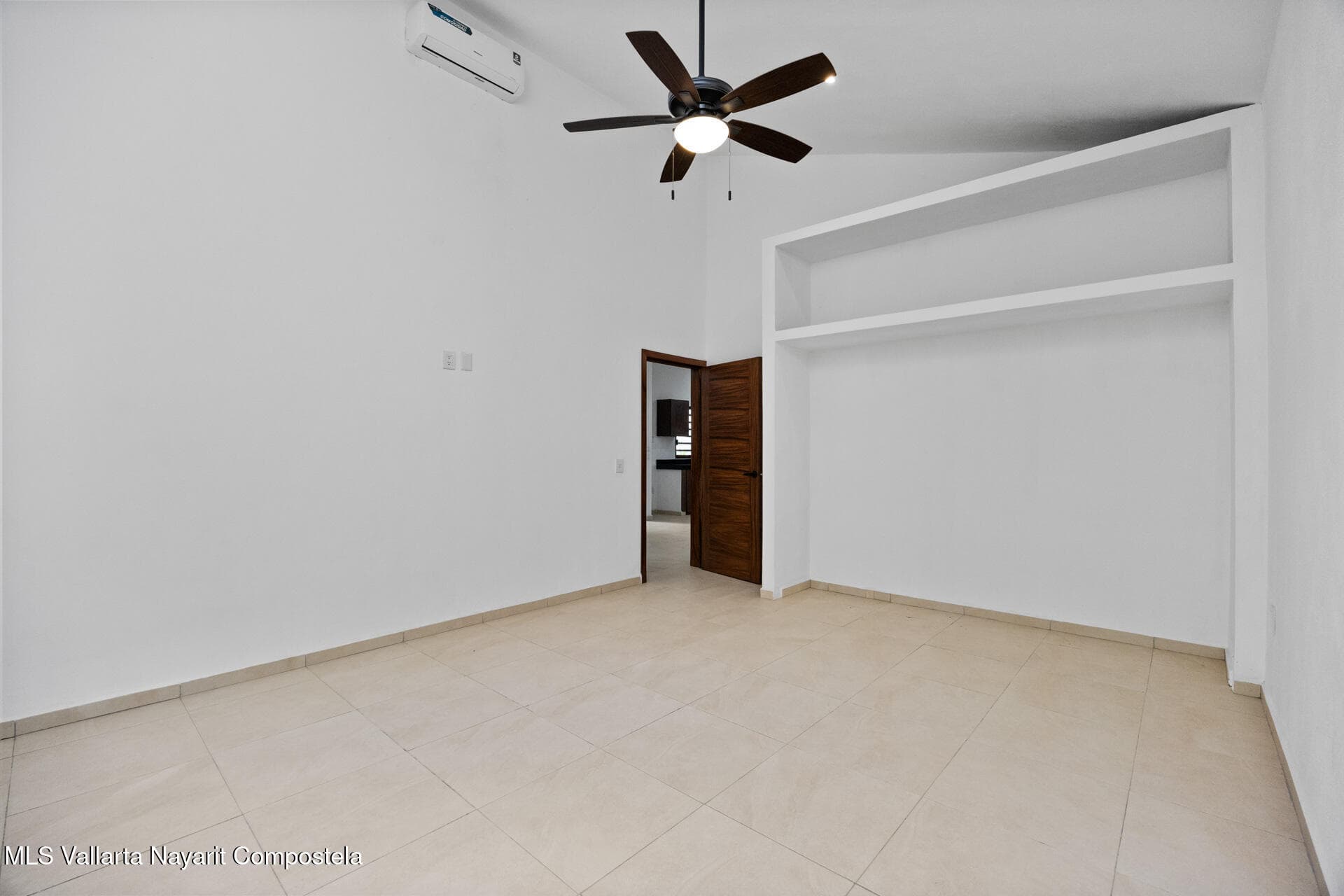 515 Av. Victor Iturbe 28