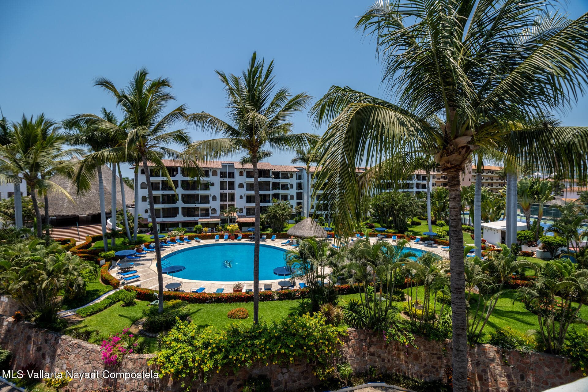 Royal Pacific Yacht Club 27