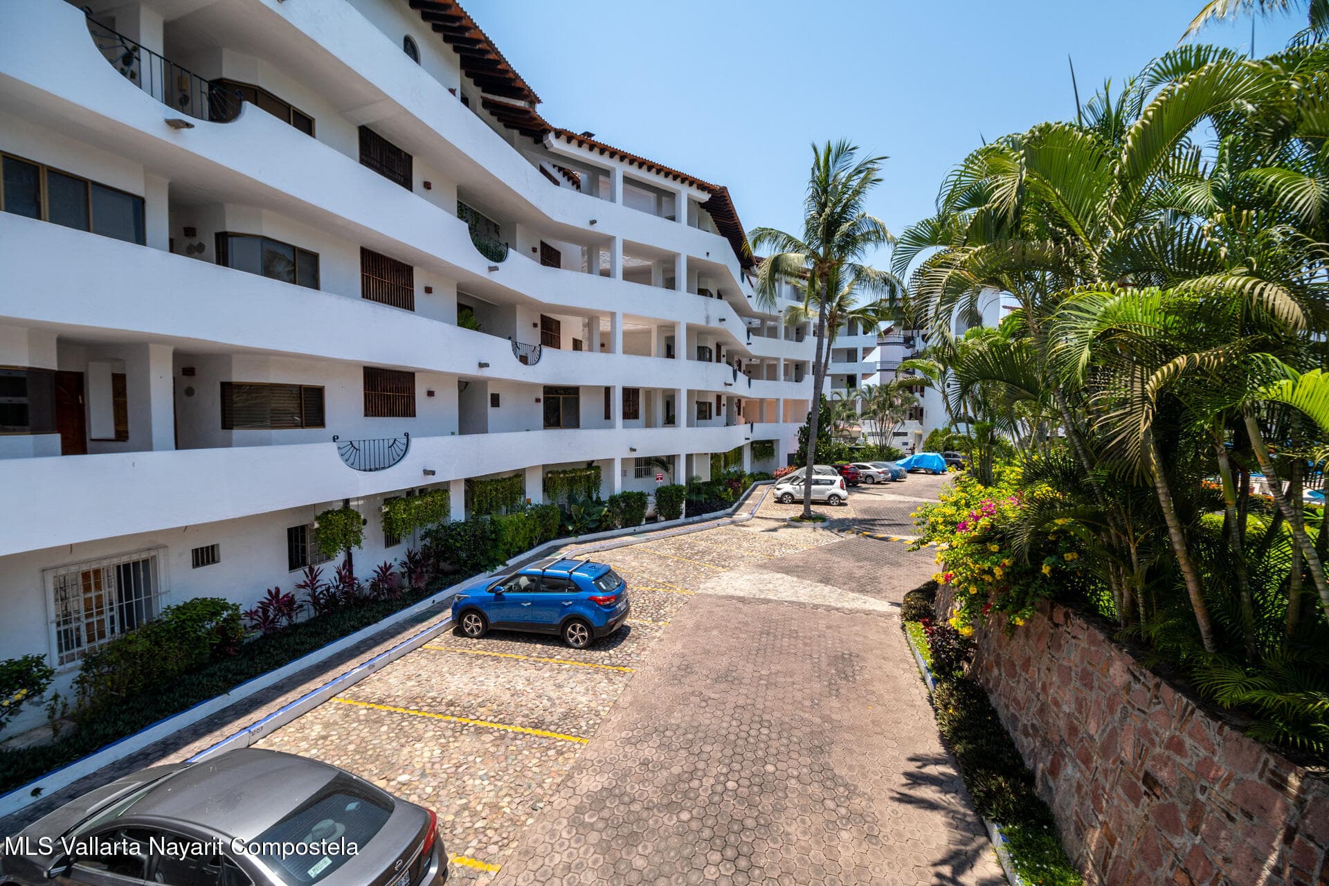 Royal Pacific Yacht Club 31