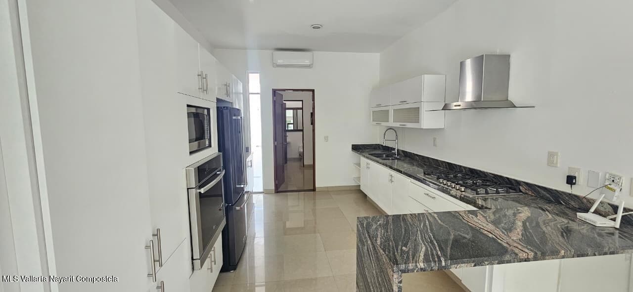 574 Avenida Mexico 4