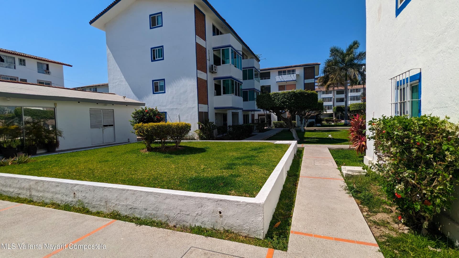120 Av Prisciliano Sanchez 25