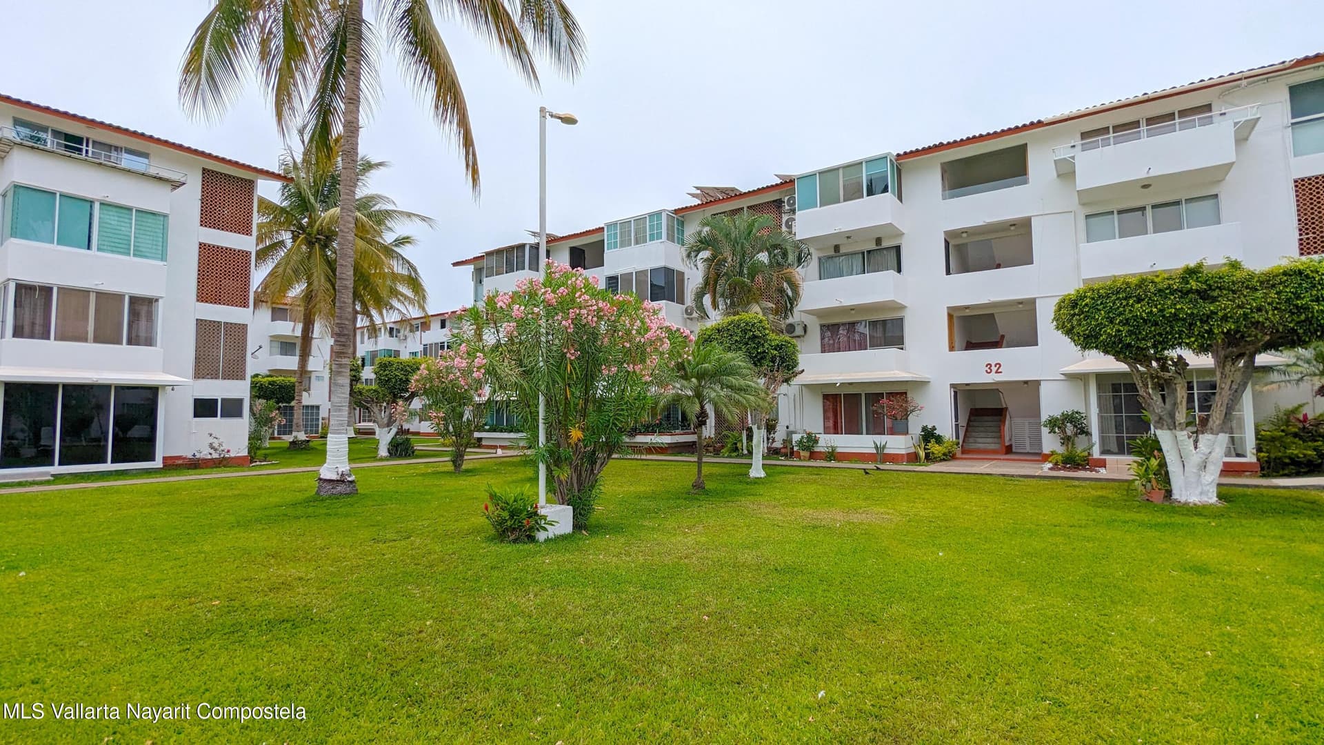120 Av Prisciliano Sanchez 26