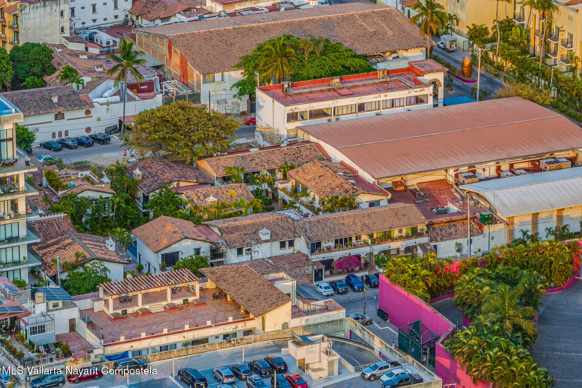 215 Las Garzas Av. 26