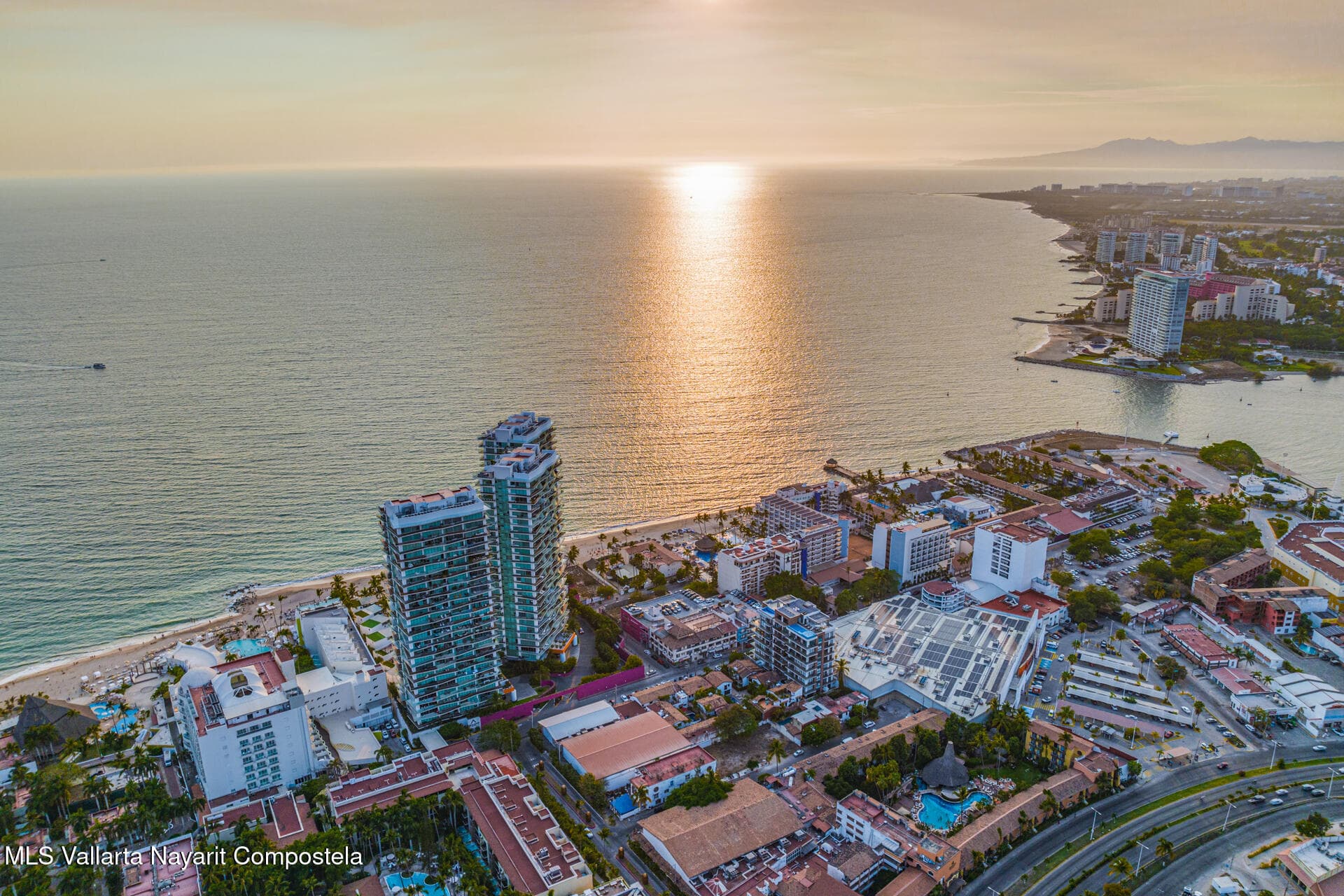 215 Las Garzas Av. 28