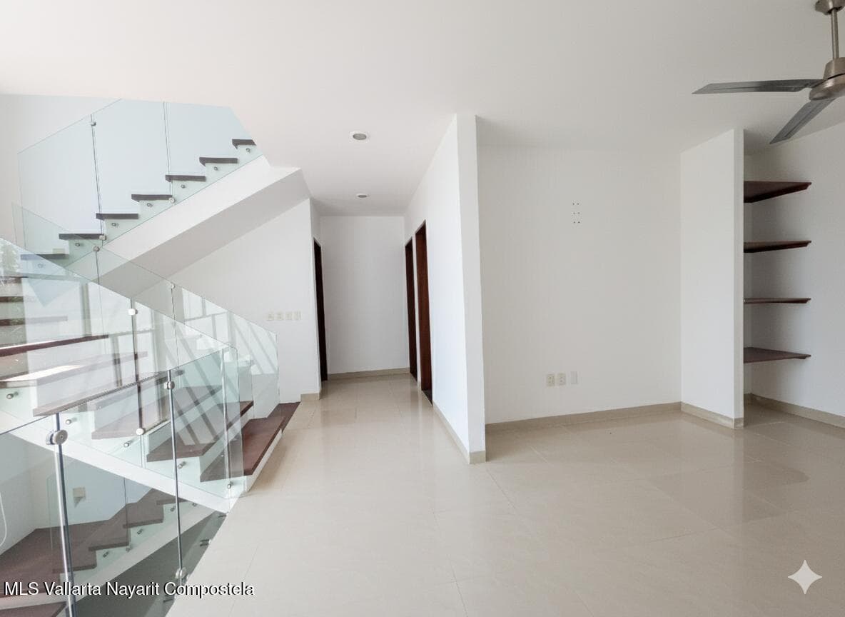 574 Avenida Mexico 8