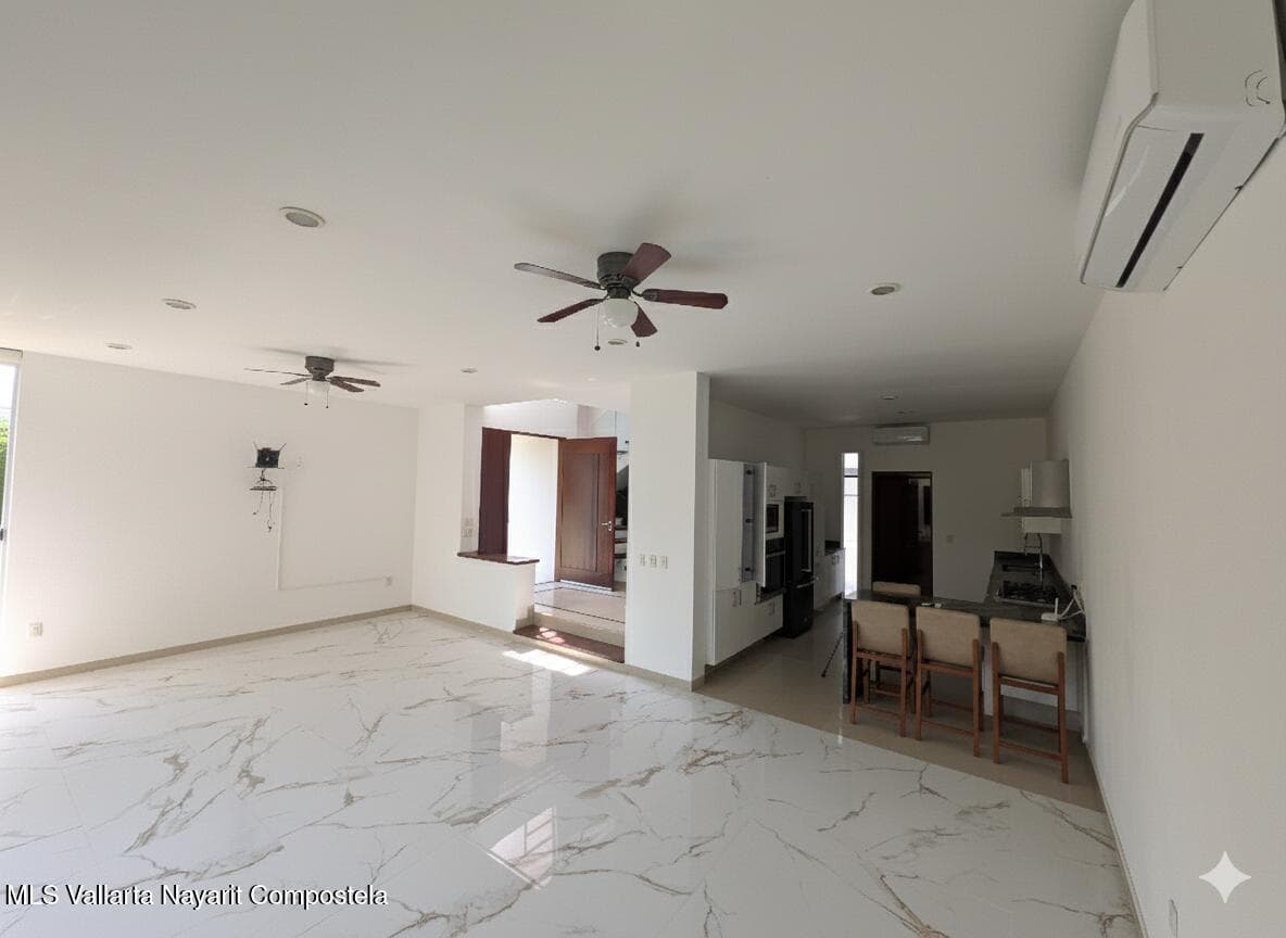 574 Avenida Mexico 6
