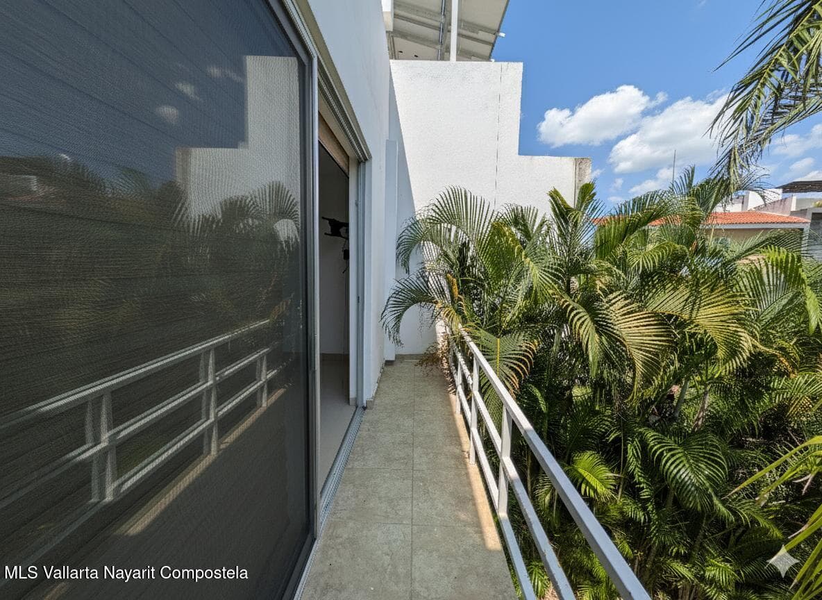 574 Avenida Mexico 11