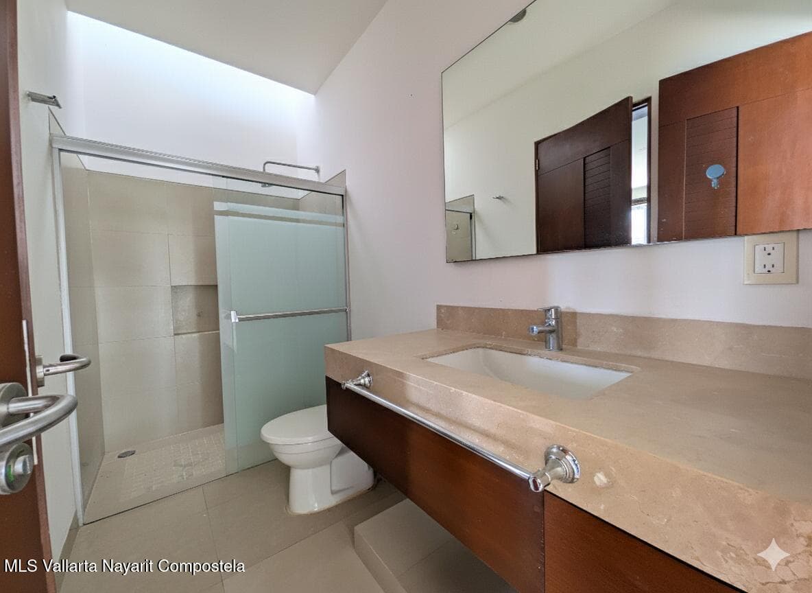 574 Avenida Mexico 12